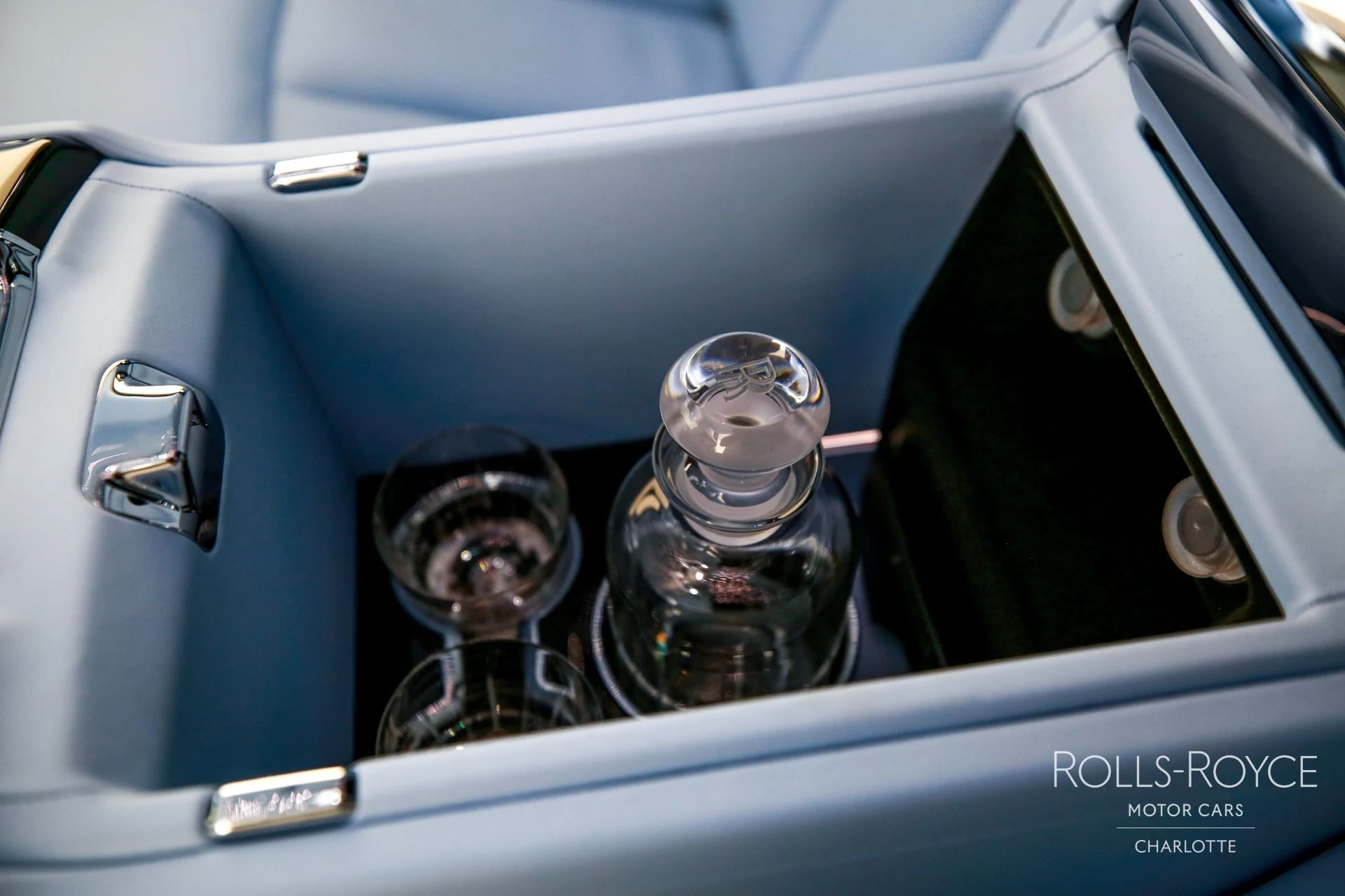 mph024_608827158_Used_2026_Rolls_Royce_Phantom_1776091031_c8fc59935f