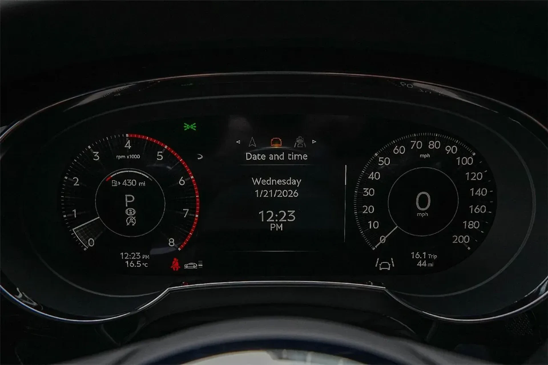 mph024_613801000_c096e36fdf854561930796fb846d8c3f_67f5e43a28