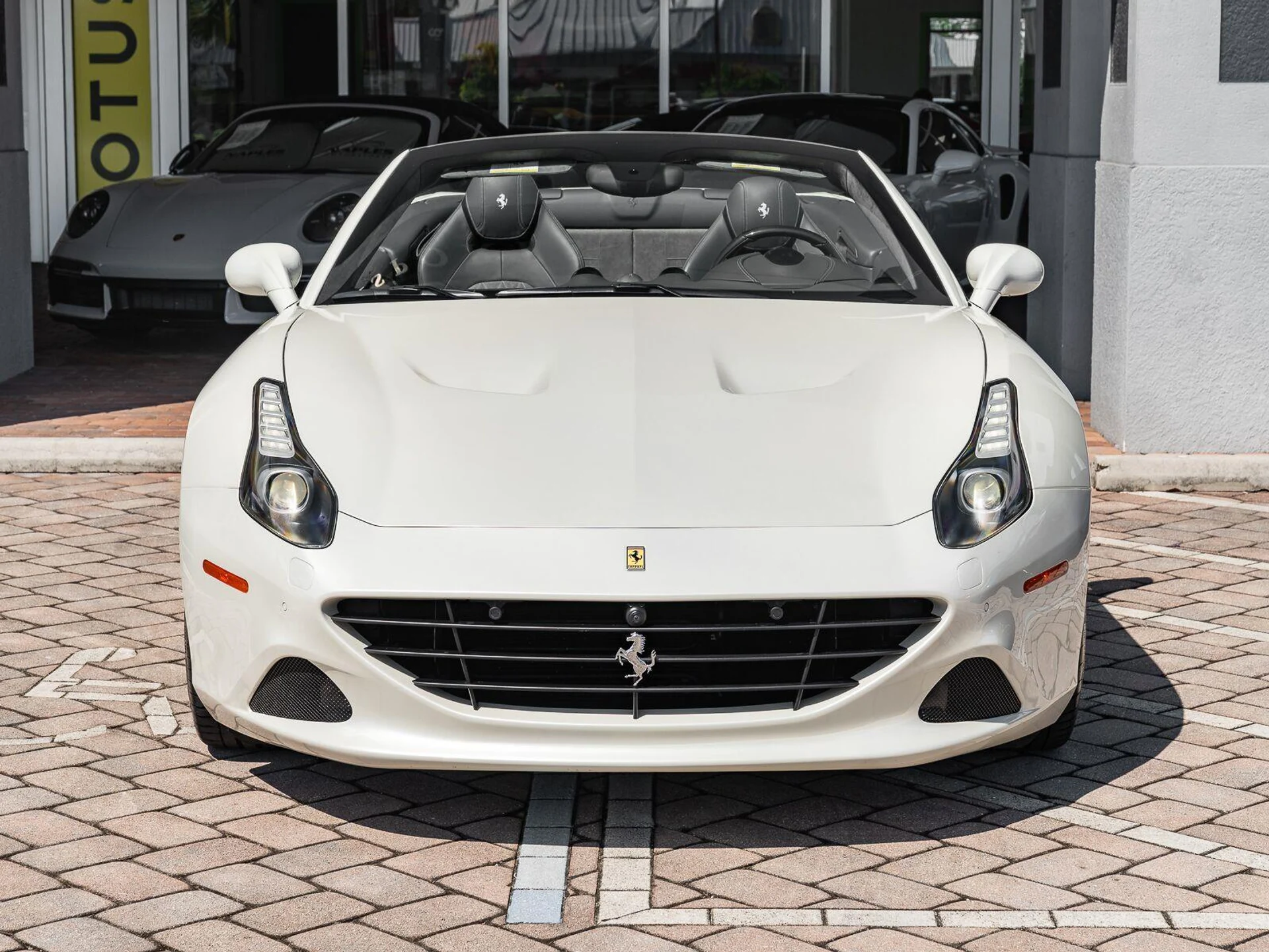 mph024_625765373_Used_2015_Ferrari_California_T_1793034439_1b45f818f7