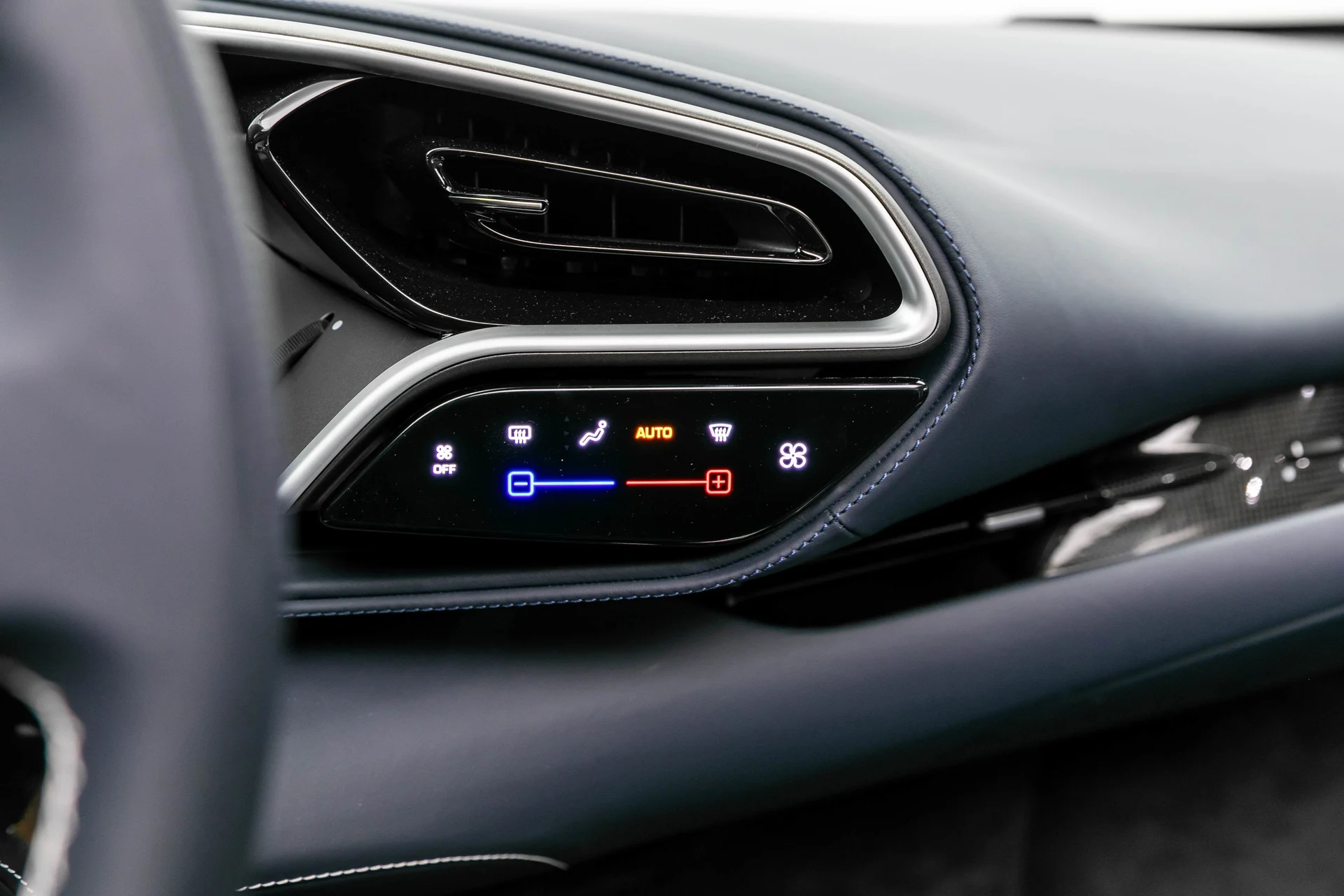 mph024_62732122_9e31b28a9ffc4810bd351d451ef6b44d_f60e94386a