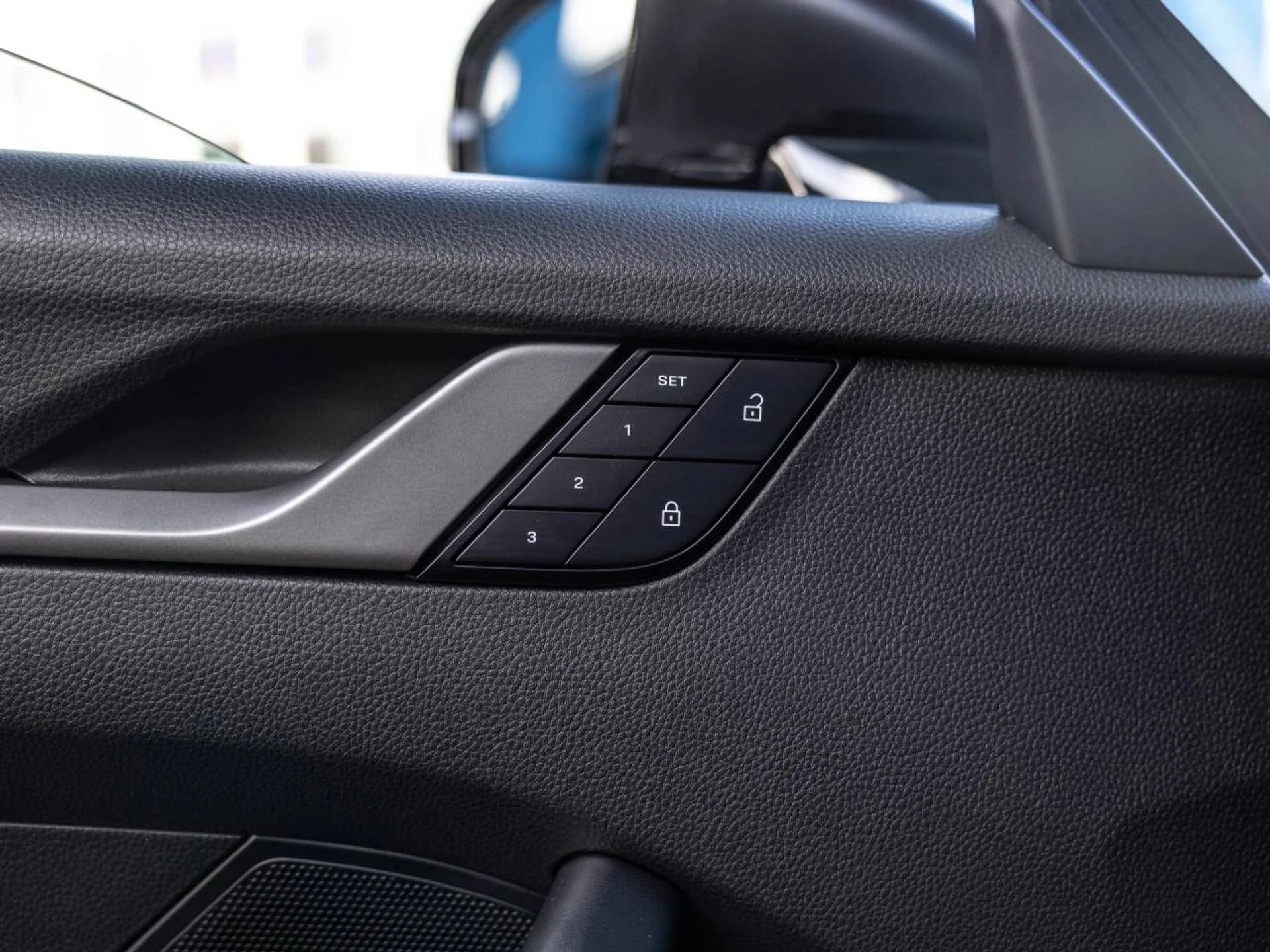 mph024_627441701_25_c5fa72e2d3