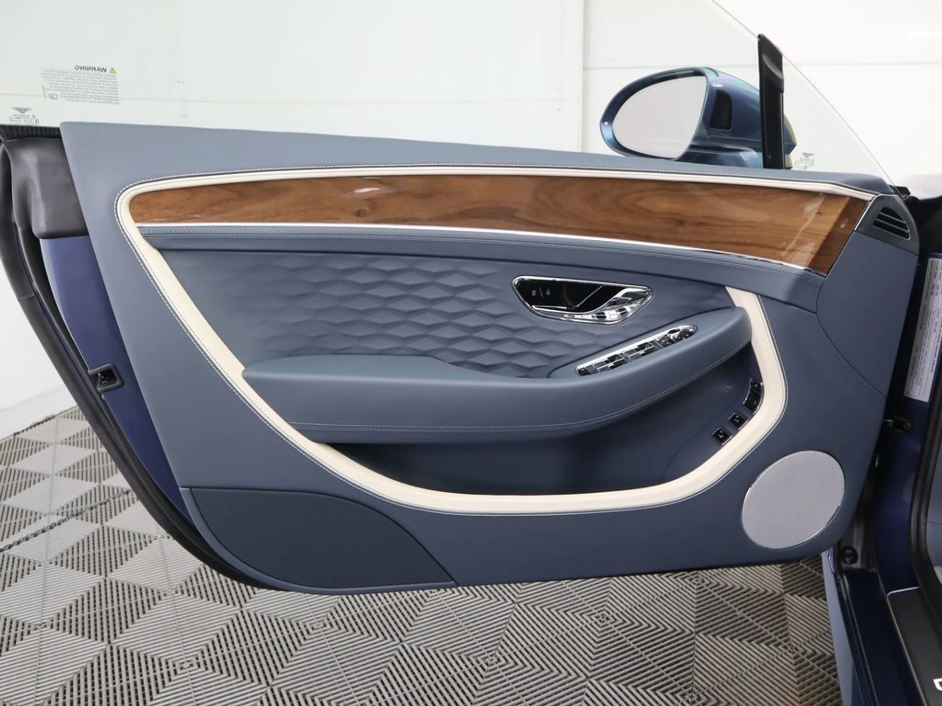 mph024_642982719_new_2026_bentley_continental_gt_8119_22975586_25_1024_92c9661859