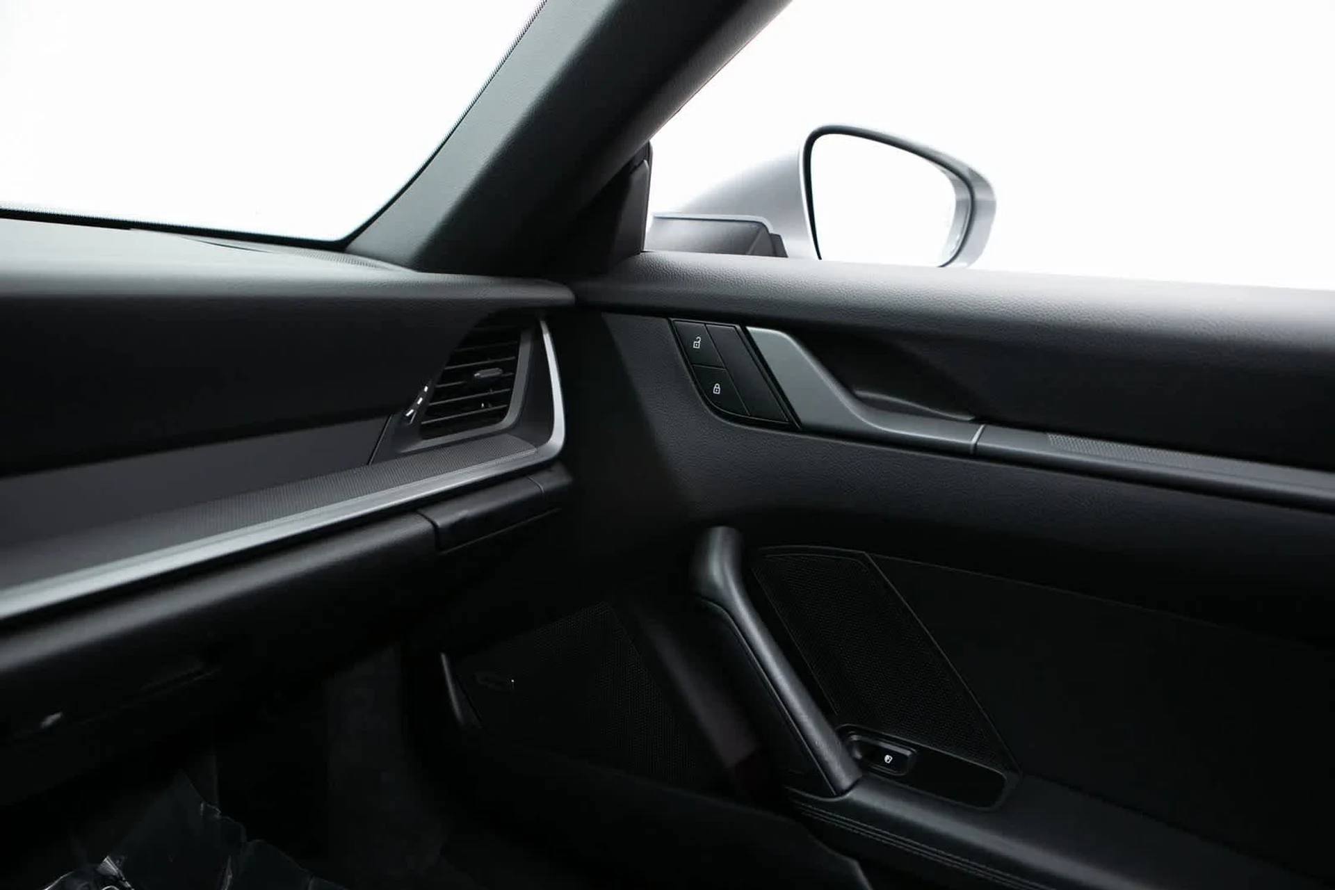 mph024_644957295_83d684ef22b95f5768252c4a5cc48436x_8ef1b873d5