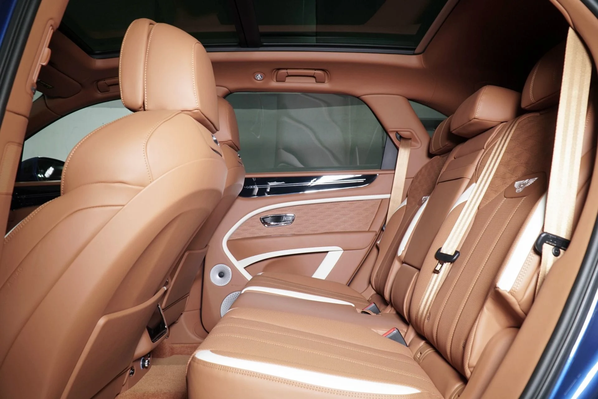 mph024_653081406_New_2026_Bentley_Bentayga_Speed_1771893076_cbc048e9d8