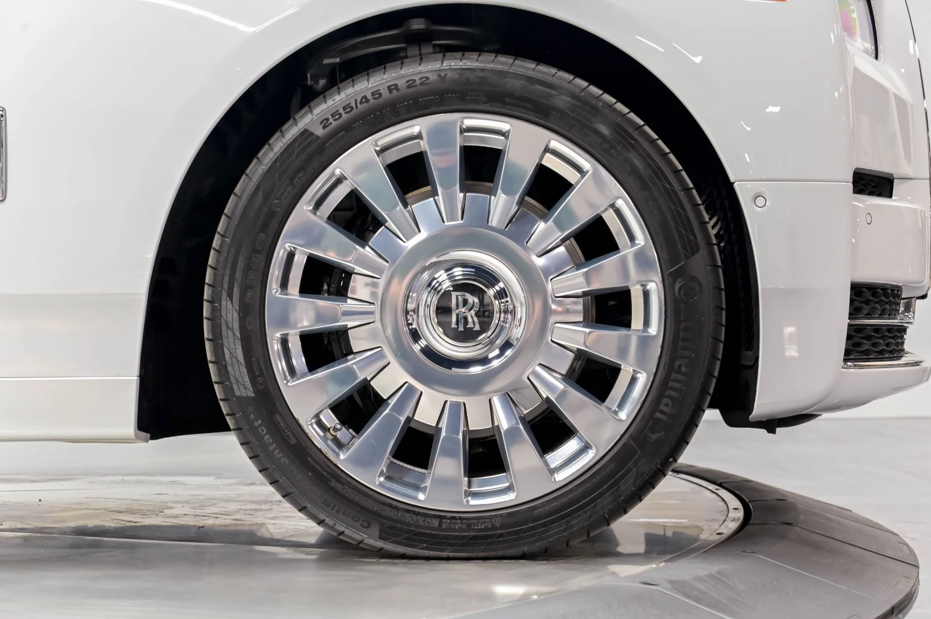 mph024_662442298_Used_2022_Rolls_Royce_Phantom_1778542434_04ac312318