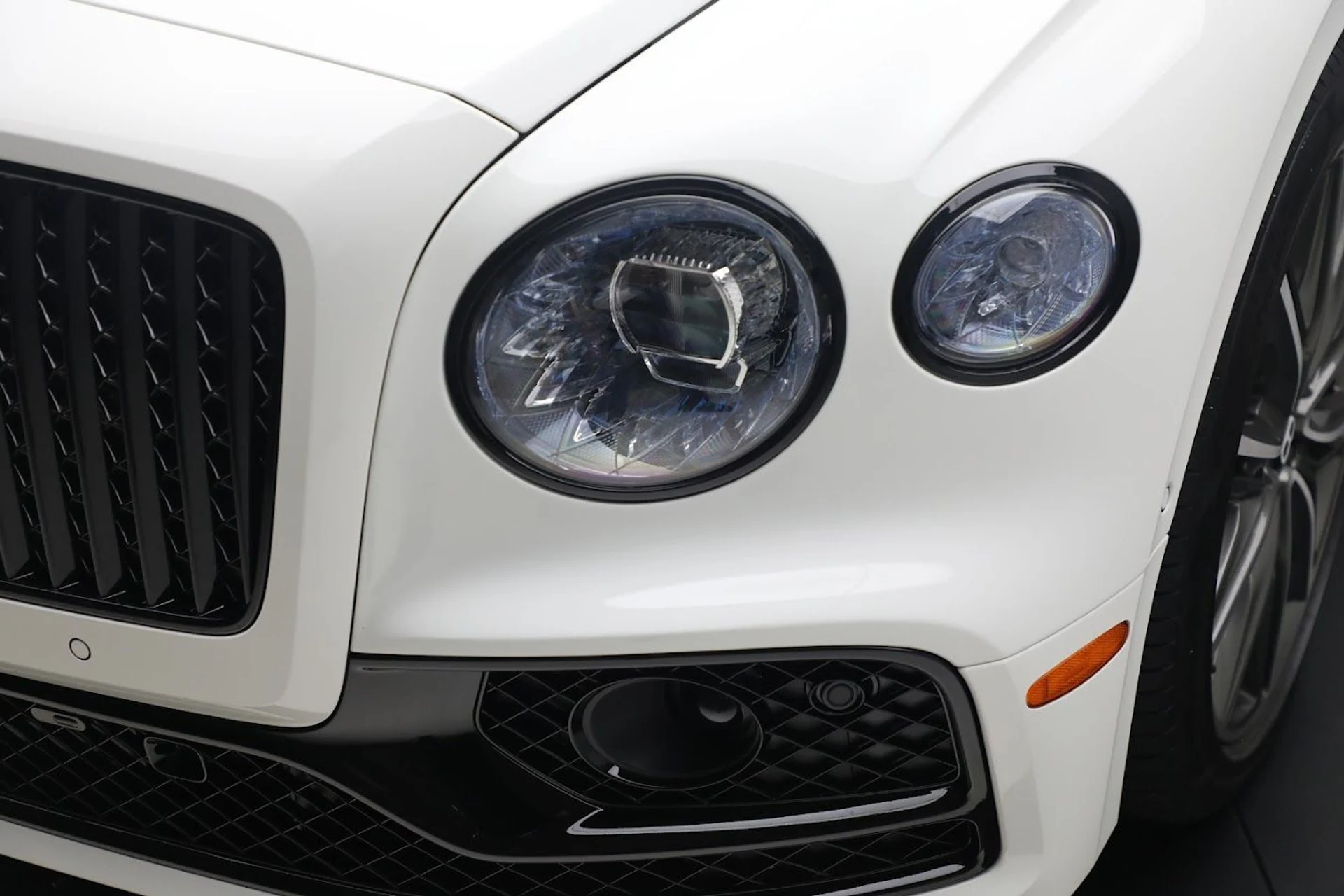 mph024_673755535_Used_2022_Bentley_Flying_Spur_Hybrid_af79ef6926