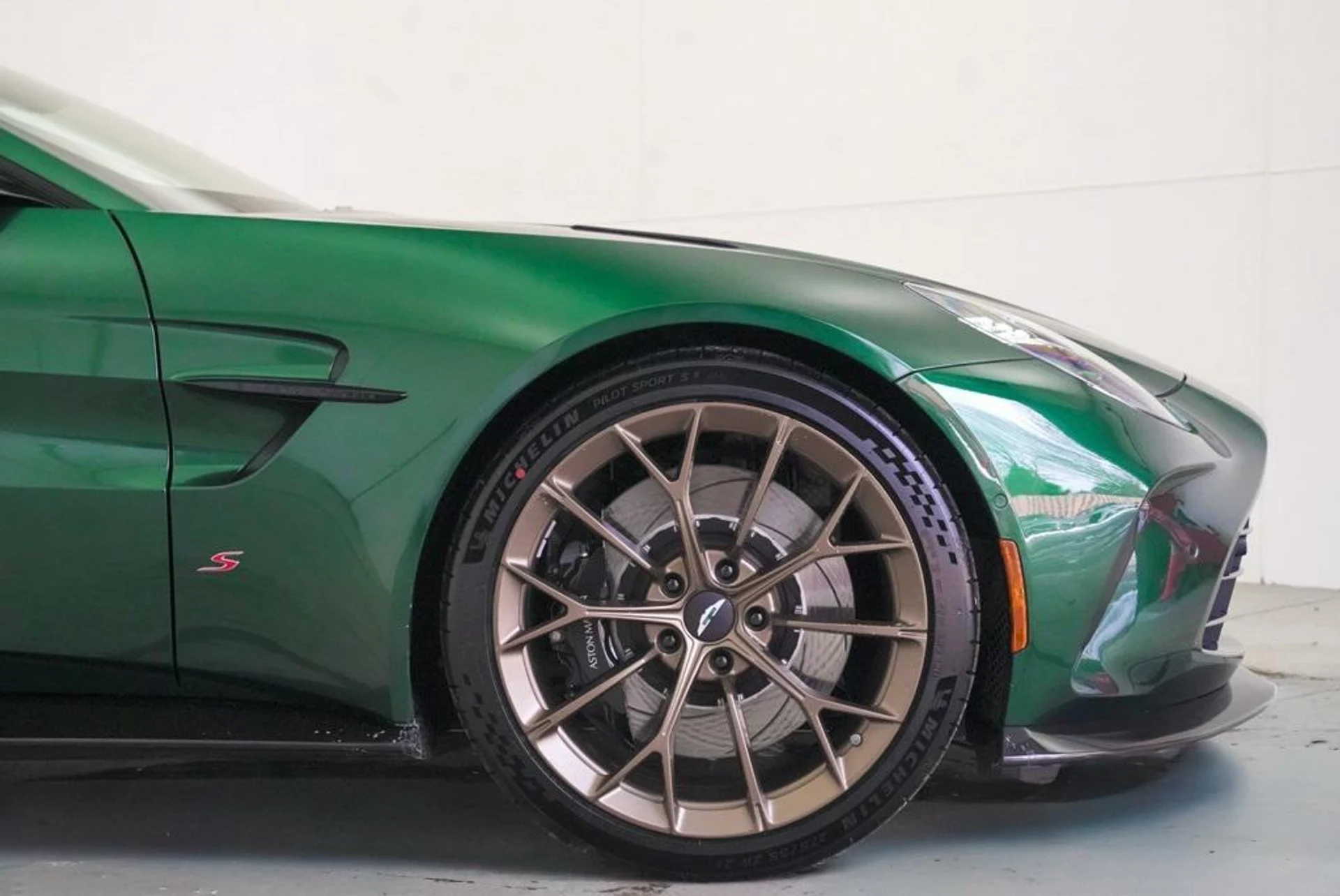 mph024_674456813_ZE_3we_I_Ru_Gj_N_Opr7ba_X_Zi_I_Vj_Tjq_M_f46541af66