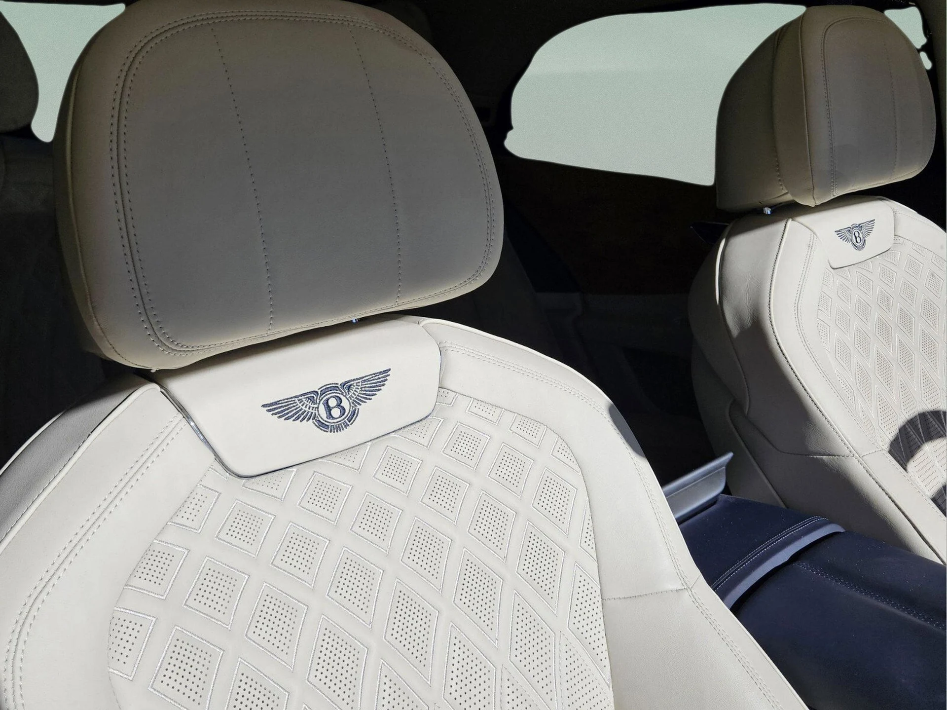 mph024_689026212_0966c8c917196384c875b67f4498293cx_a8208c1b78