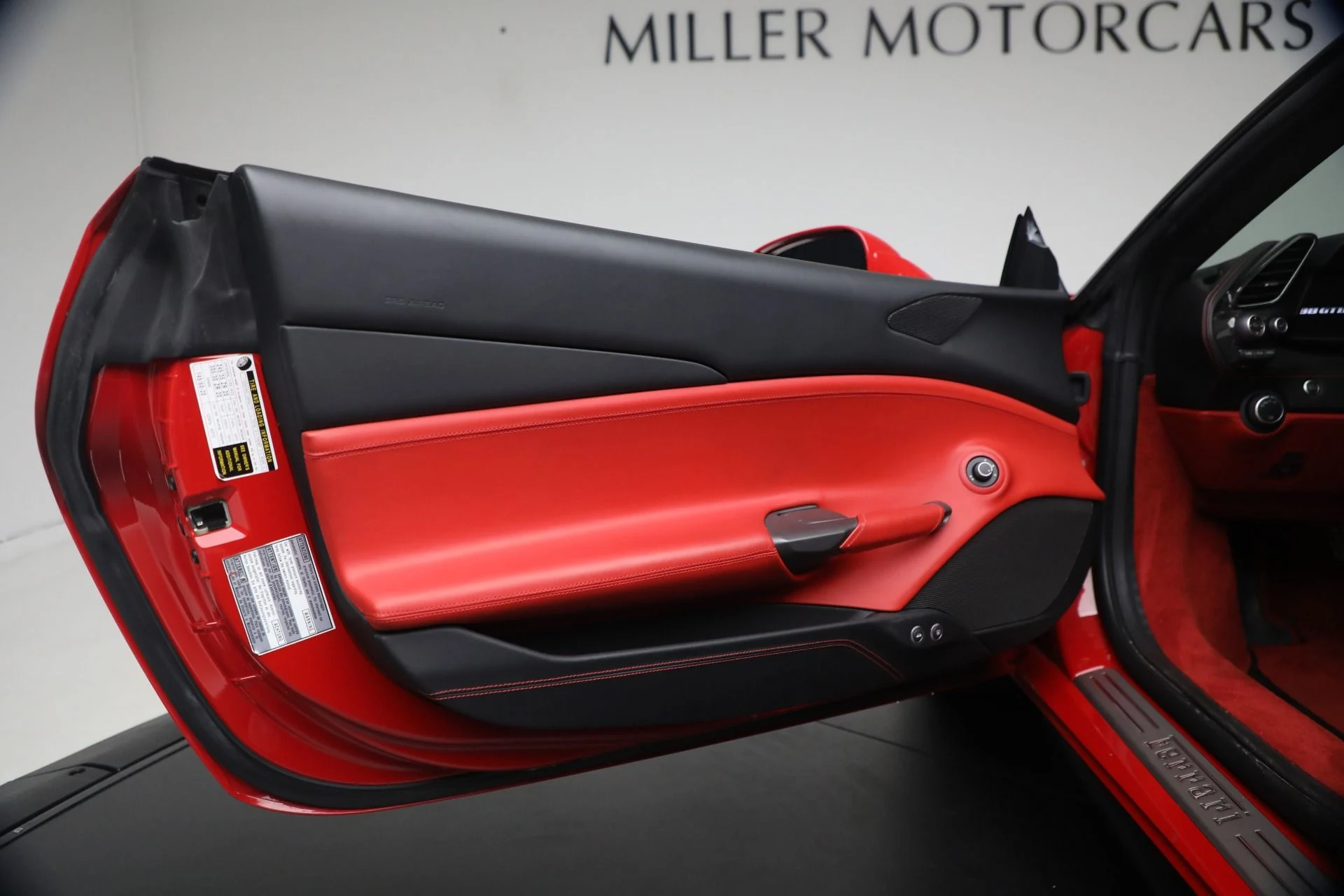 mph024_692724692_Used_2018_Ferrari_488_GTB_1785949713_8470f4ee2d