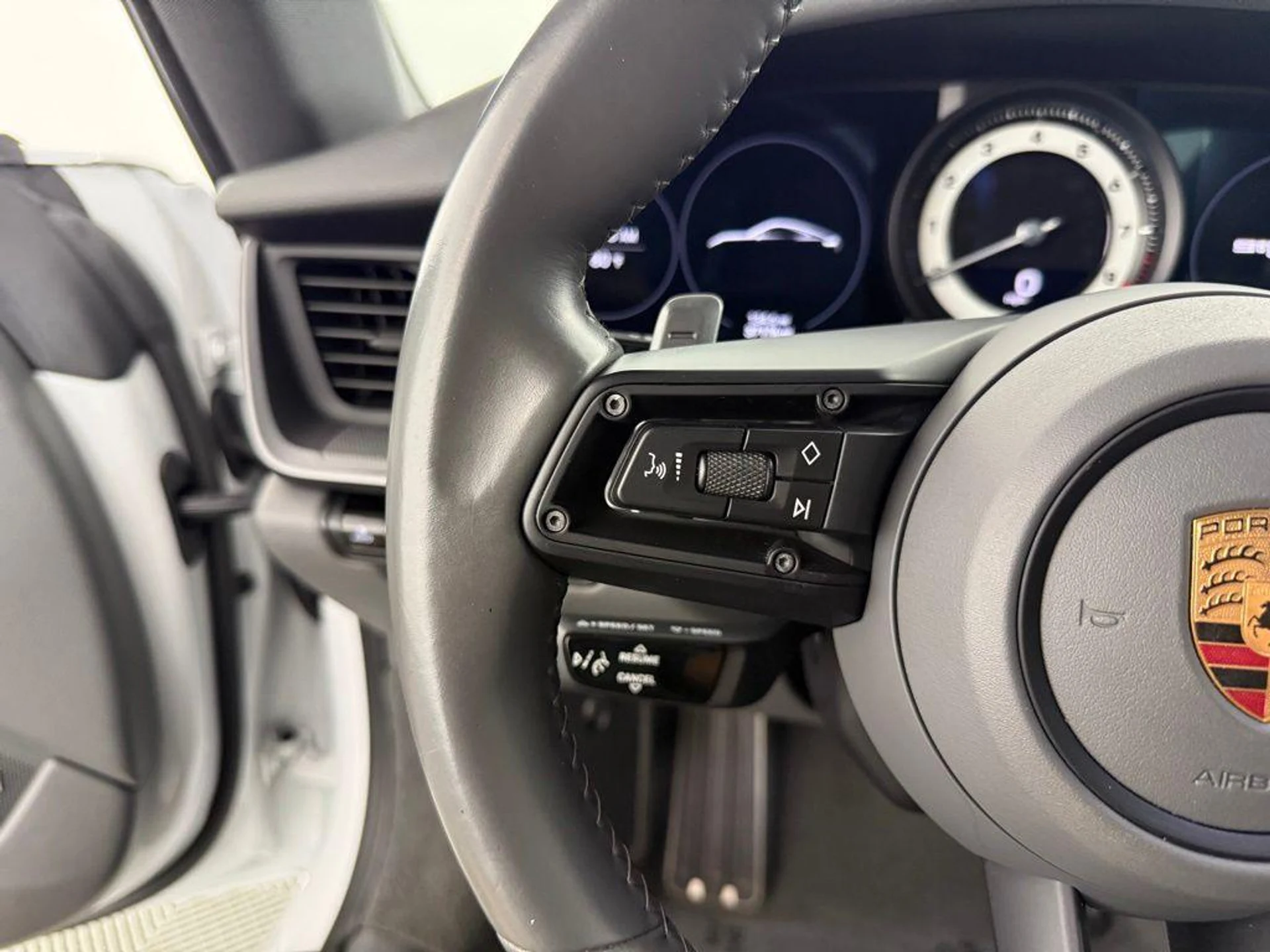 mph024_692731749_mbj_WR_Vn_K0_Pc_9_Jf_Rx_C6_AU_Fe_Tf_Vw_860338a014