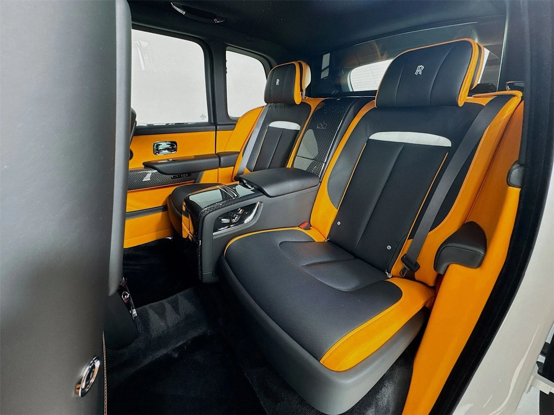 mph024_697737592_c02695beead5dc430bfff5212e3fc856x_400e485f02