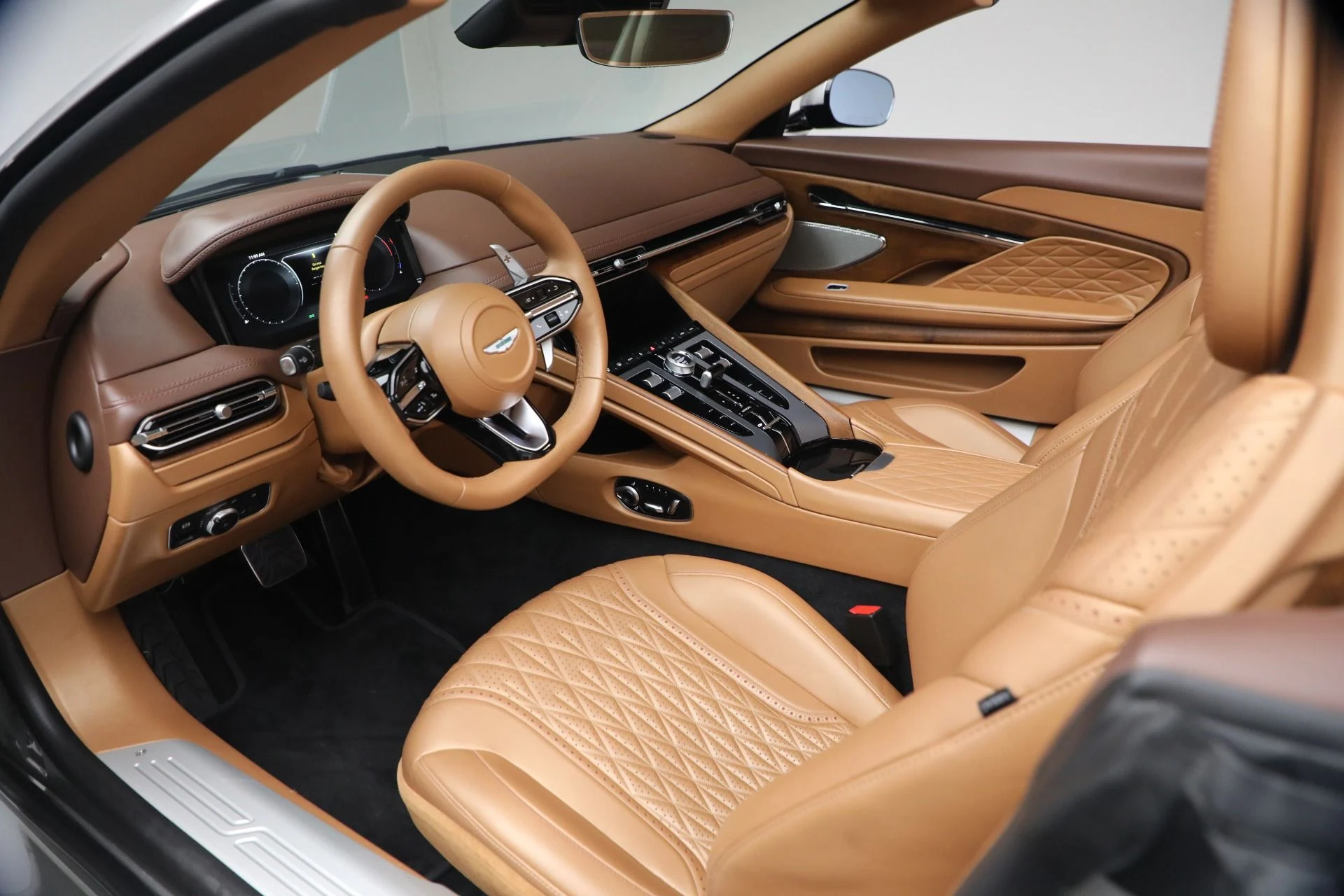 mph024_708547313_Used_2024_Aston_Martin_DB_12_Volante_1792860706_7f00a6edd2