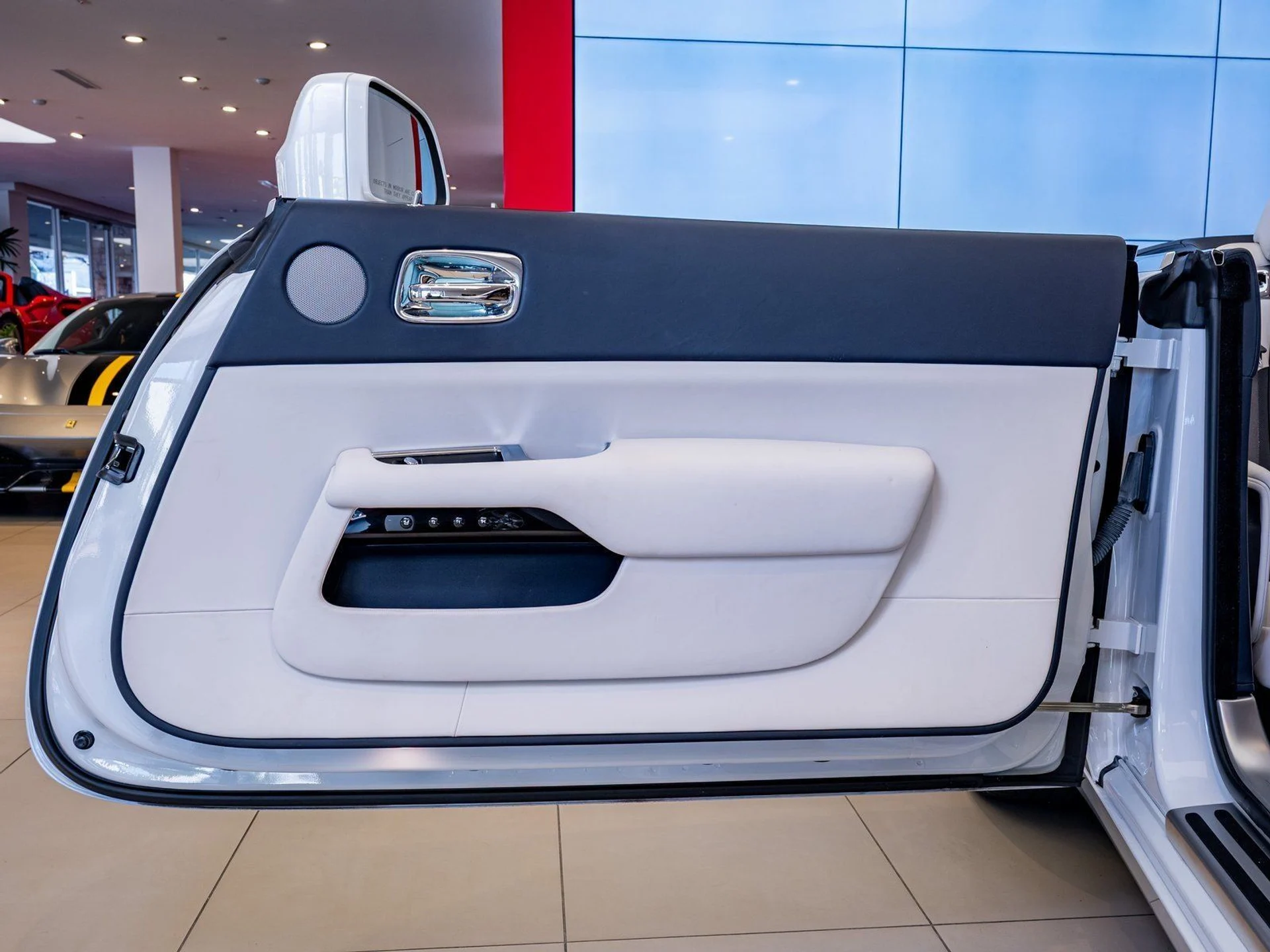 mph024_715025315_25_a73e20de8a