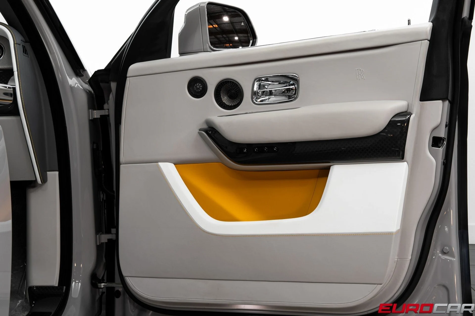 mph024_71678017_image_25_f46f51fd36