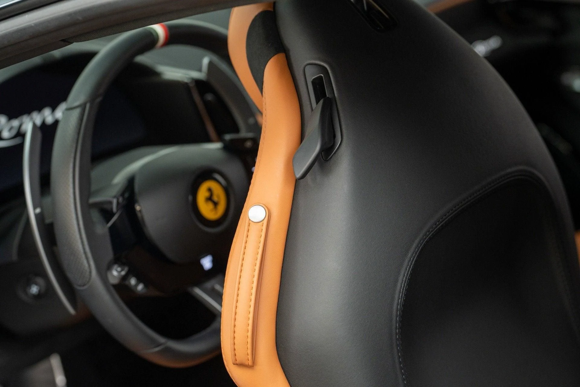 mph024_717714757_Used_2022_Ferrari_Roma_1777382871_88ae415189