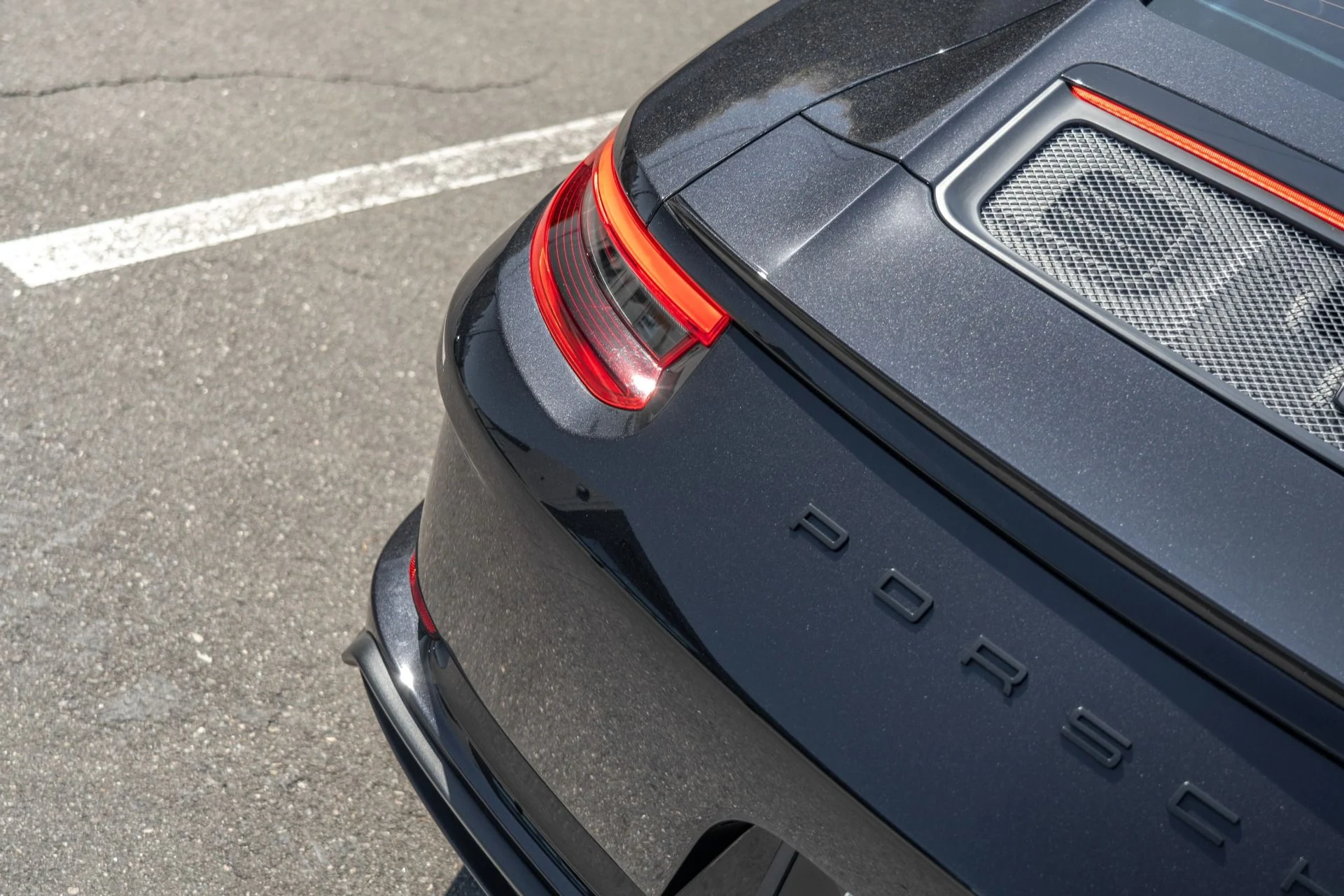 mph024_717959827_Used_2019_Porsche_911_GT_3_Touring_1760739236_33f7c27cf9