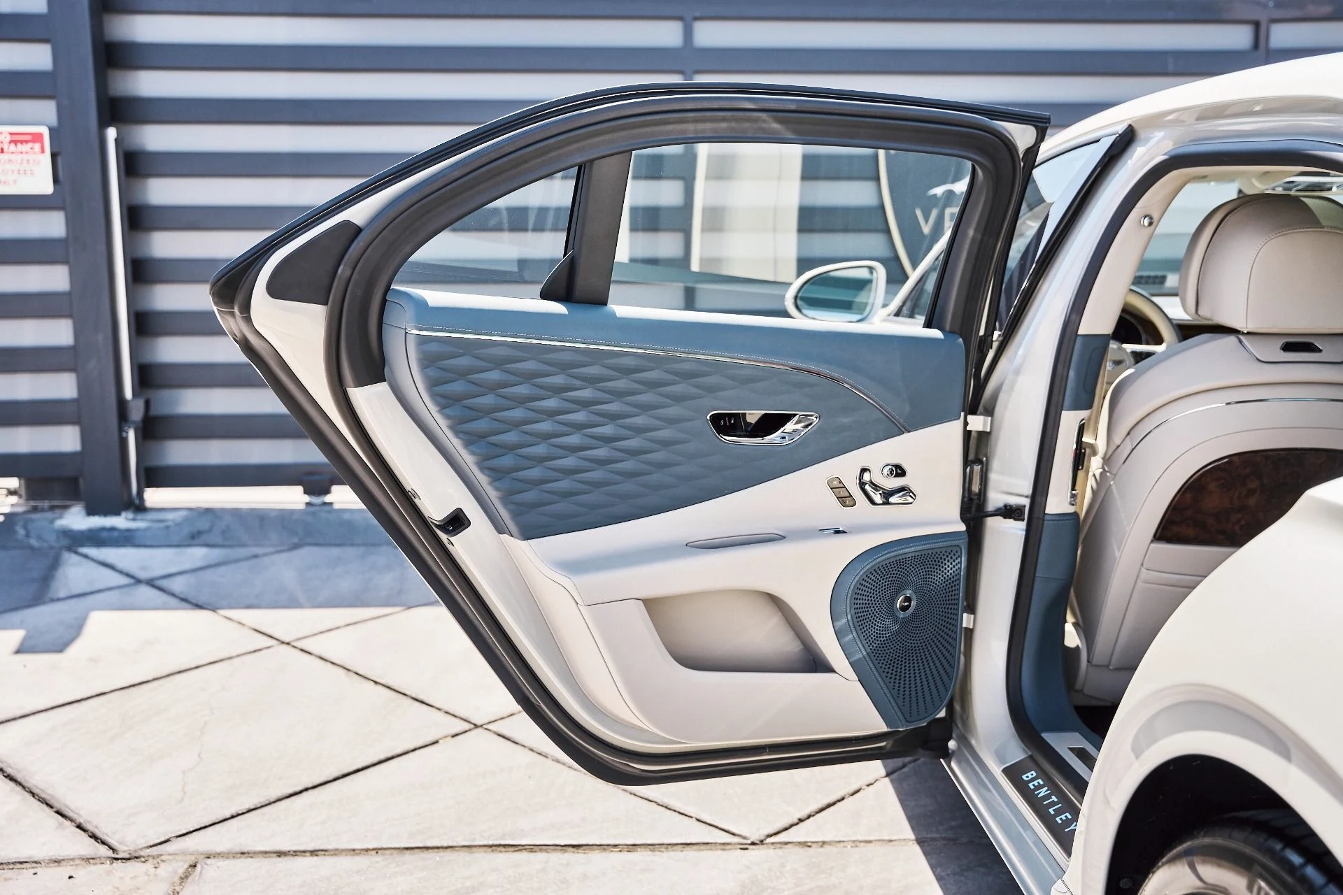 mph024_722532513_Used_2022_Bentley_Flying_Spur_W12_1781229014_de2f0c49b6