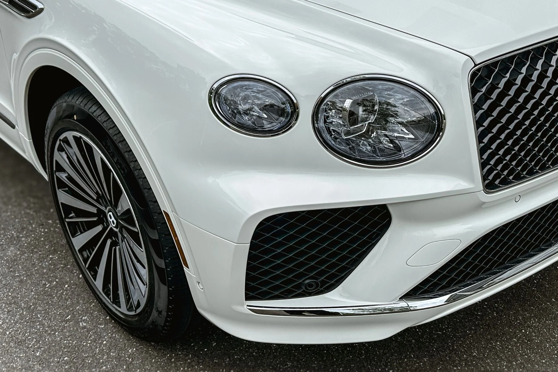 mph024_727059587_New_2026_Bentley_Bentayga_1779967612_4fa0206170