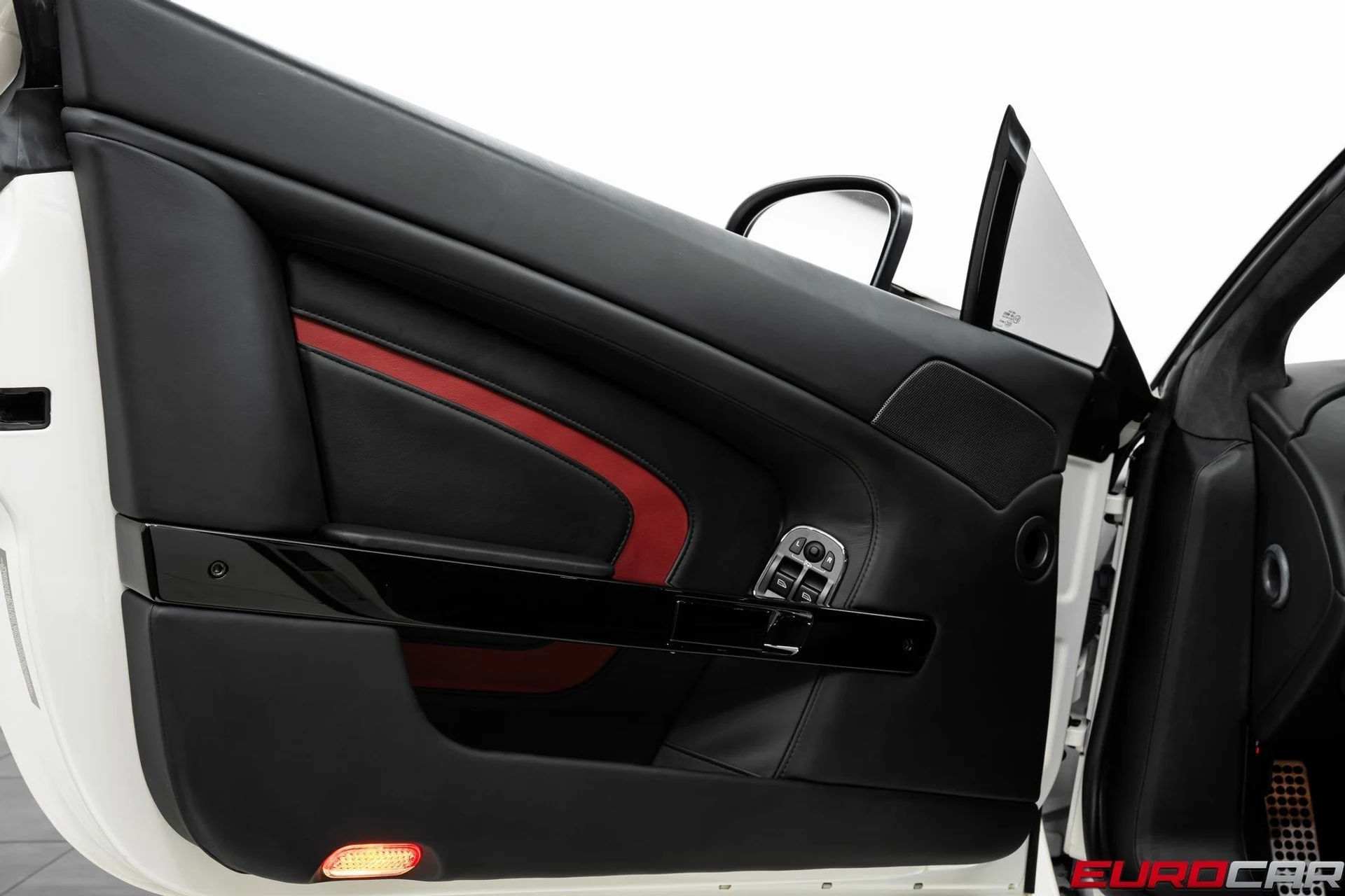 mph024_731408590_image_25_9ca1870261