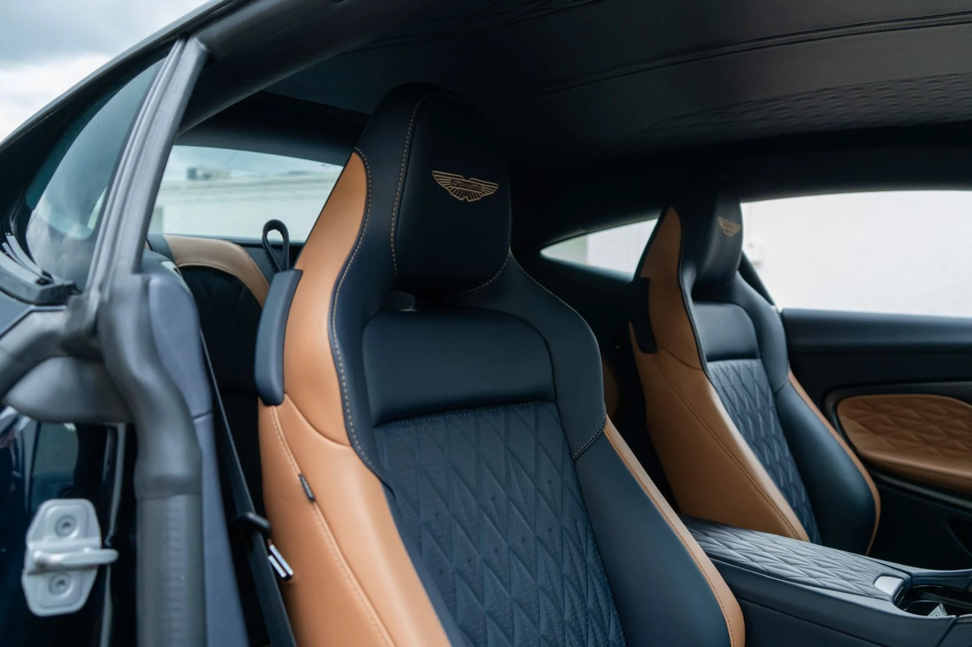 mph024_734450585_Used_2024_Aston_Martin_DB_12_V8_1780518223_657ea16b72