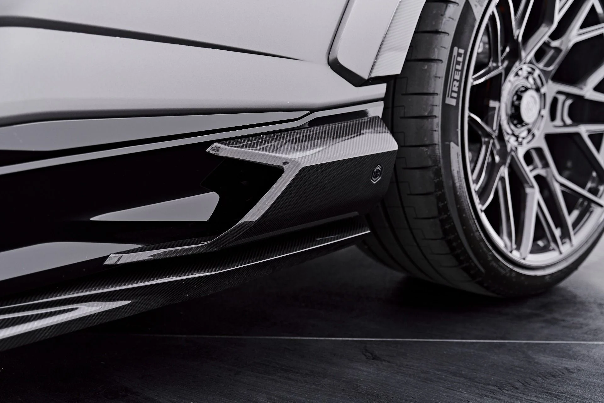 mph024_740615203_Used_2025_Lamborghini_Urus_SE_1788282680_1a329a87d0