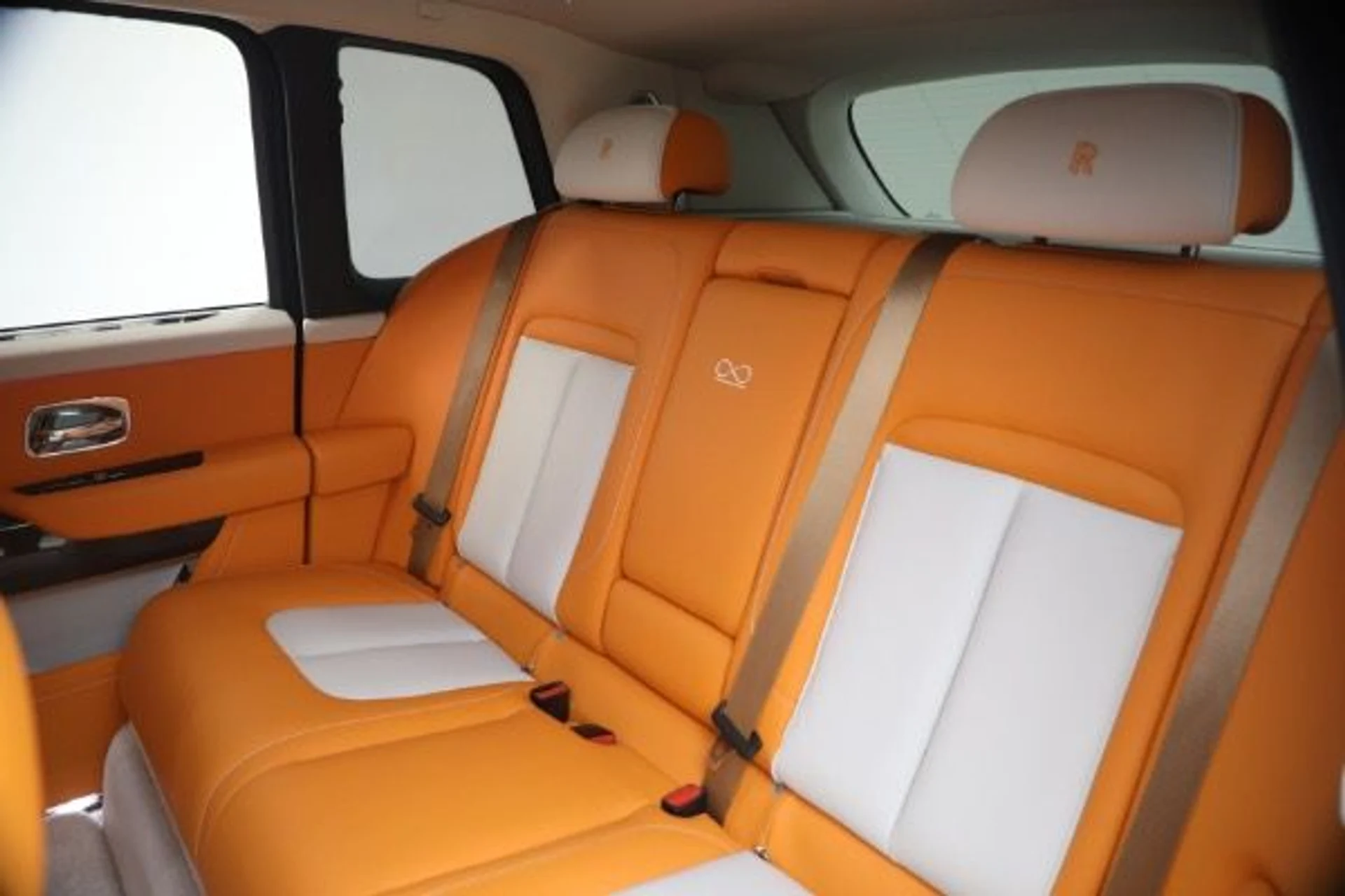 mph024_743743647_Used_2023_Rolls_Royce_Black_Badge_Cullinan_6f88dbb491