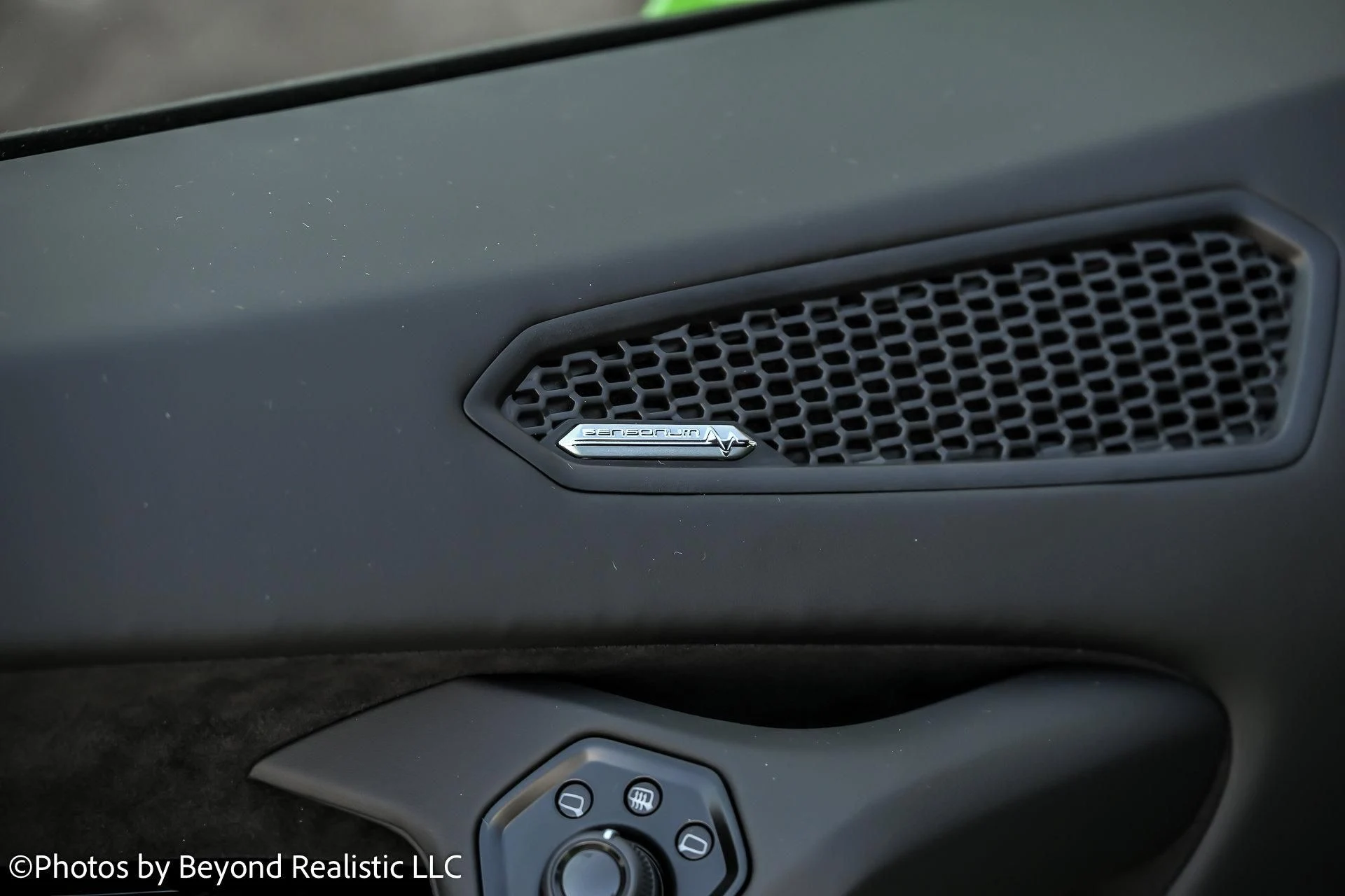 mph024_7482169_Used_2024_Lamborghini_Huracan_EVO_Spyder_1759824951_8f510f147e
