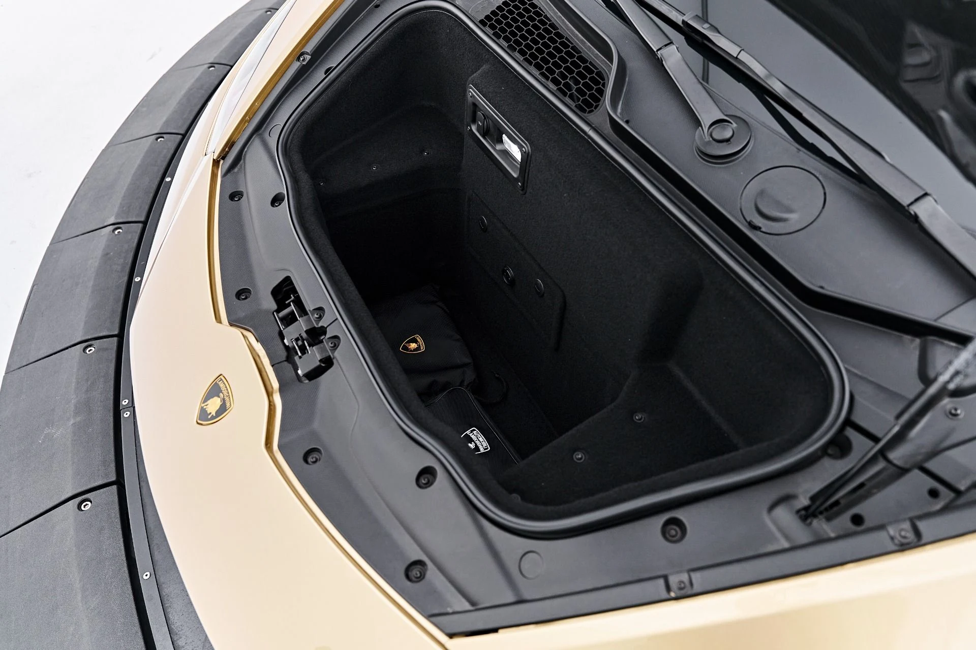 mph024_755969347_Used_2022_Lamborghini_Huracan_EVO_Base_1791315879_a1a4832938