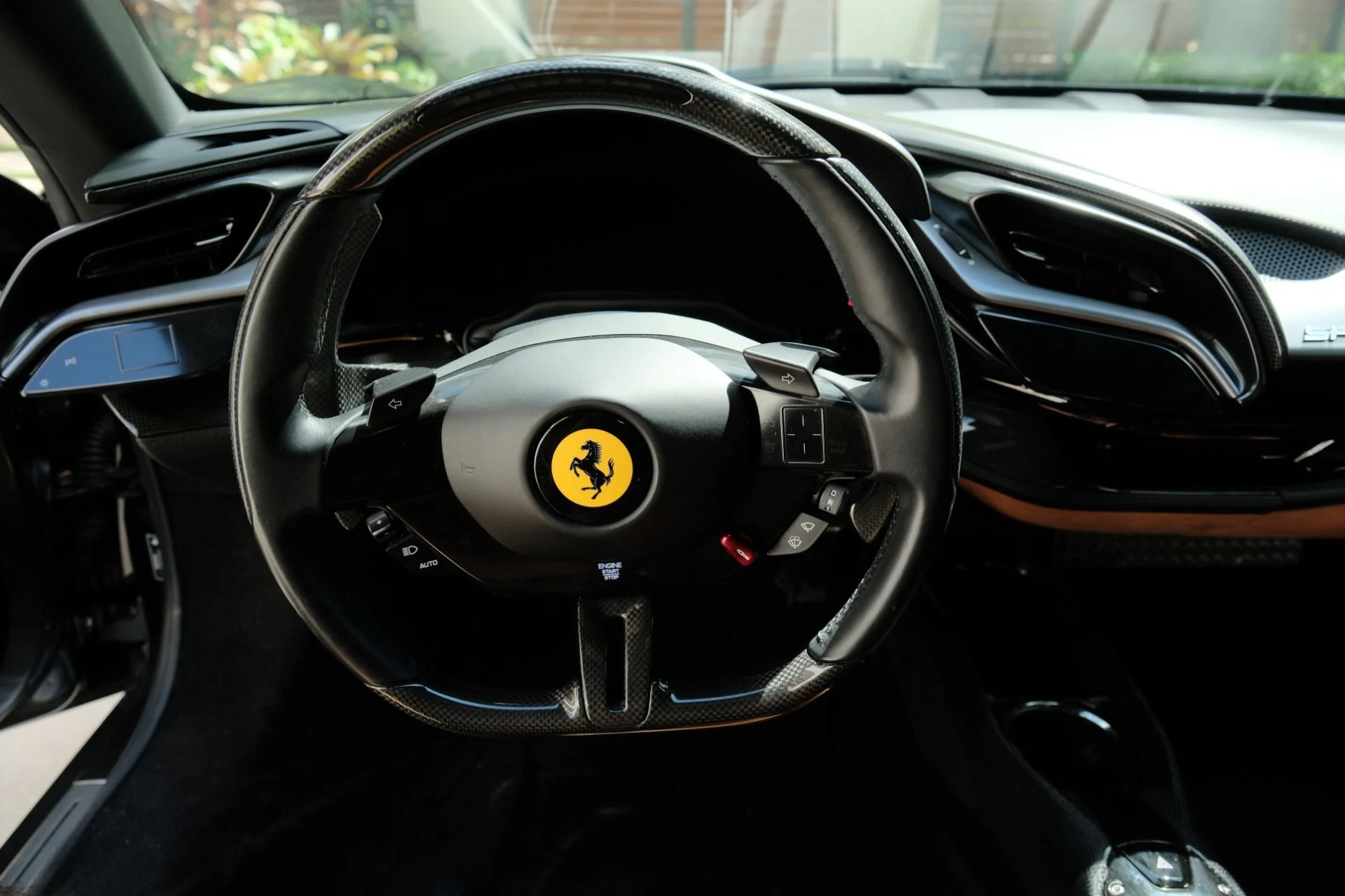 mph024_7693868_Used_2022_Ferrari_SF_90_Spider_1790027669_ff74351891