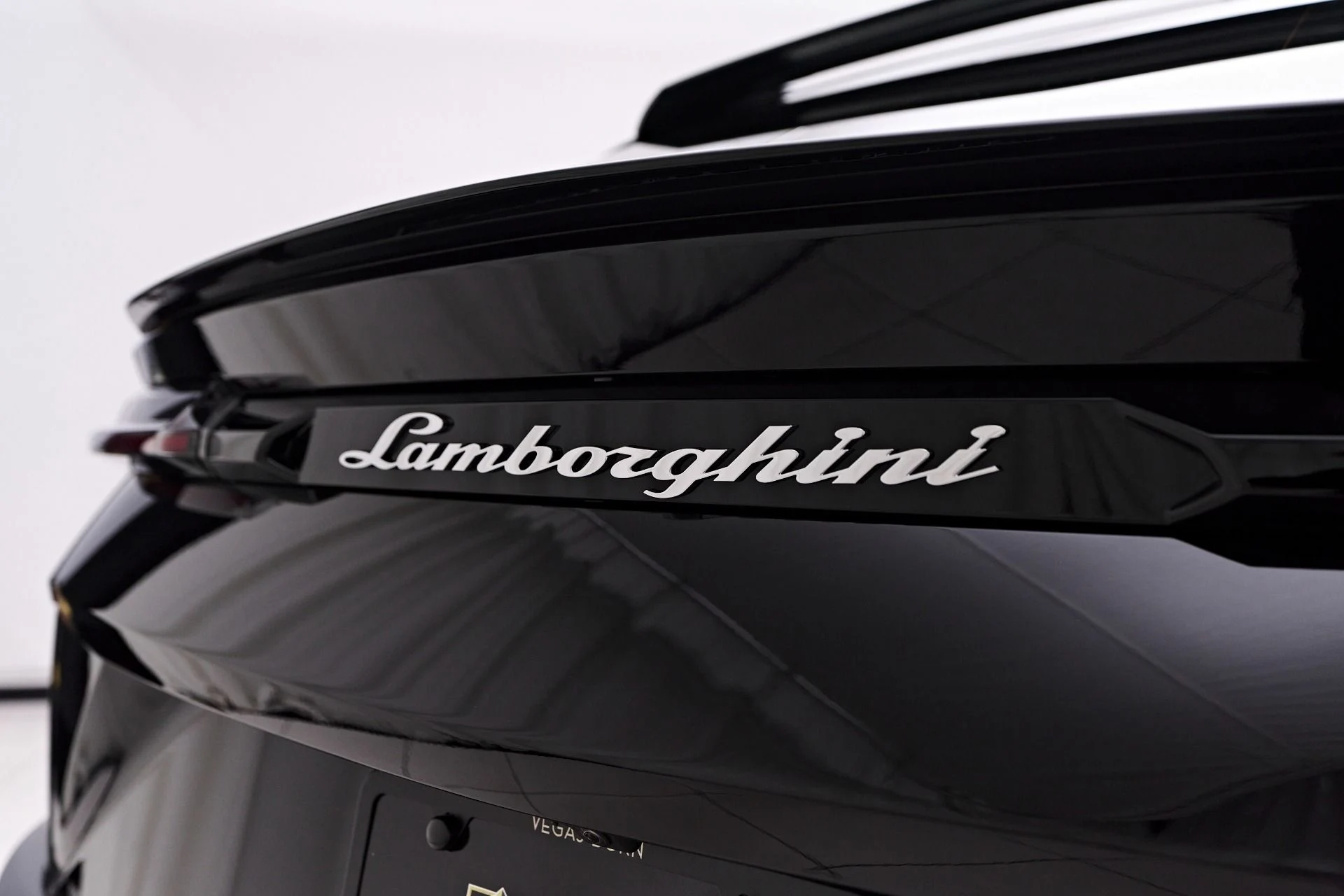 mph024_770953534_Used_2024_Lamborghini_Urus_S_1759191673_60fee960c0