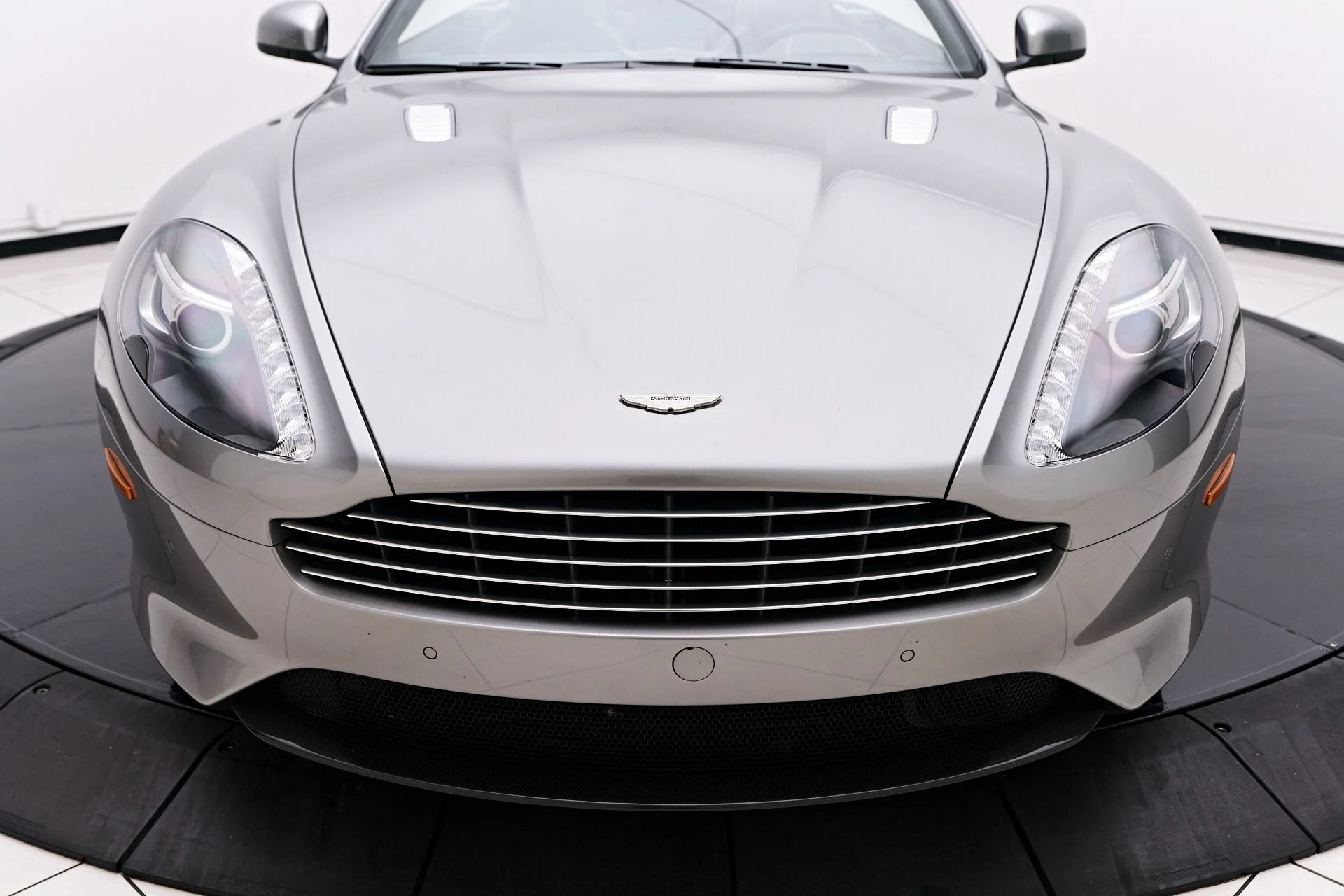 mph024_775093804_Used_2016_Aston_Martin_DB_9_GT_1758395092_1e3313662f
