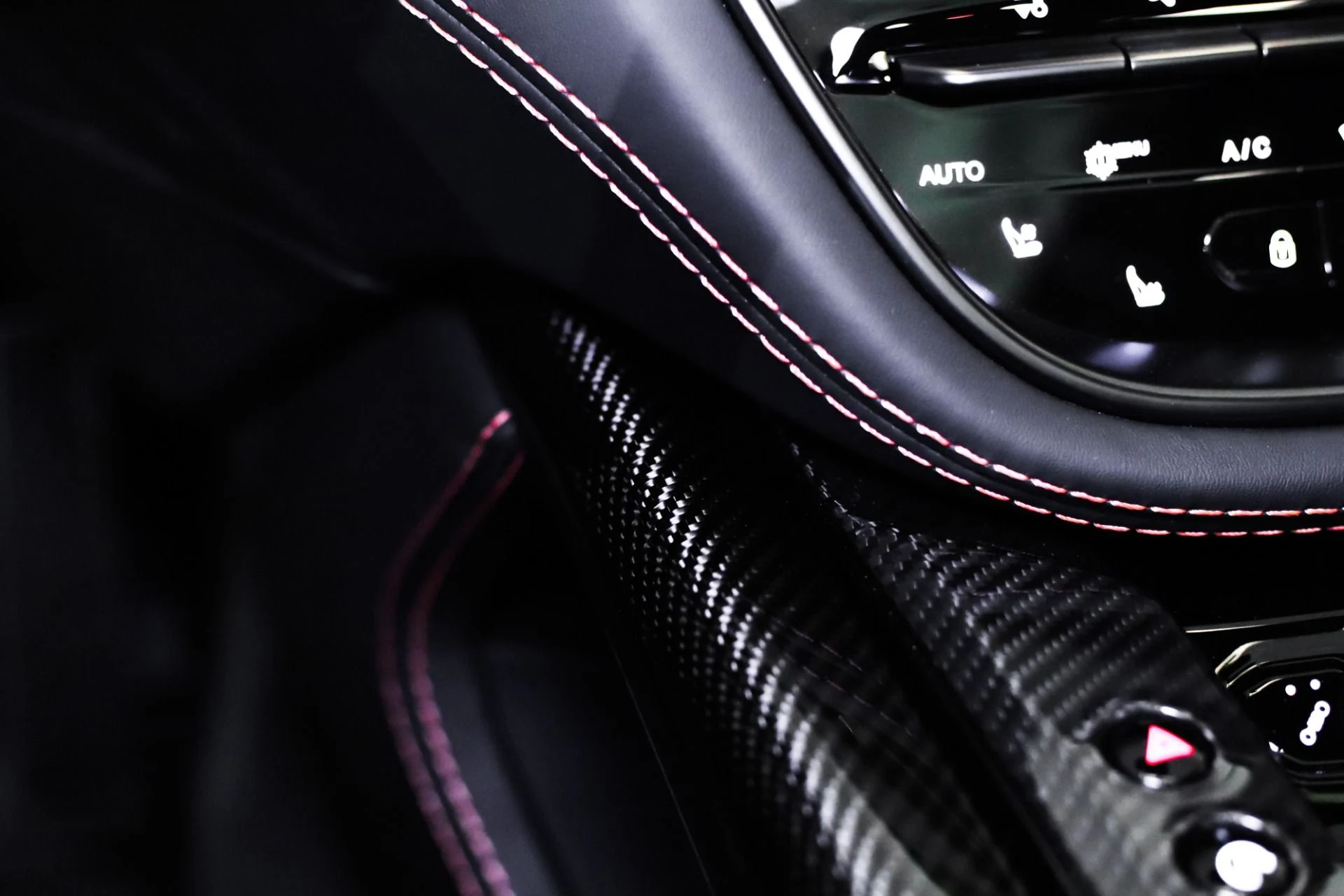 mph024_776731095_Used_2023_Aston_Martin_DBX_707_1744811574_70480d0d72