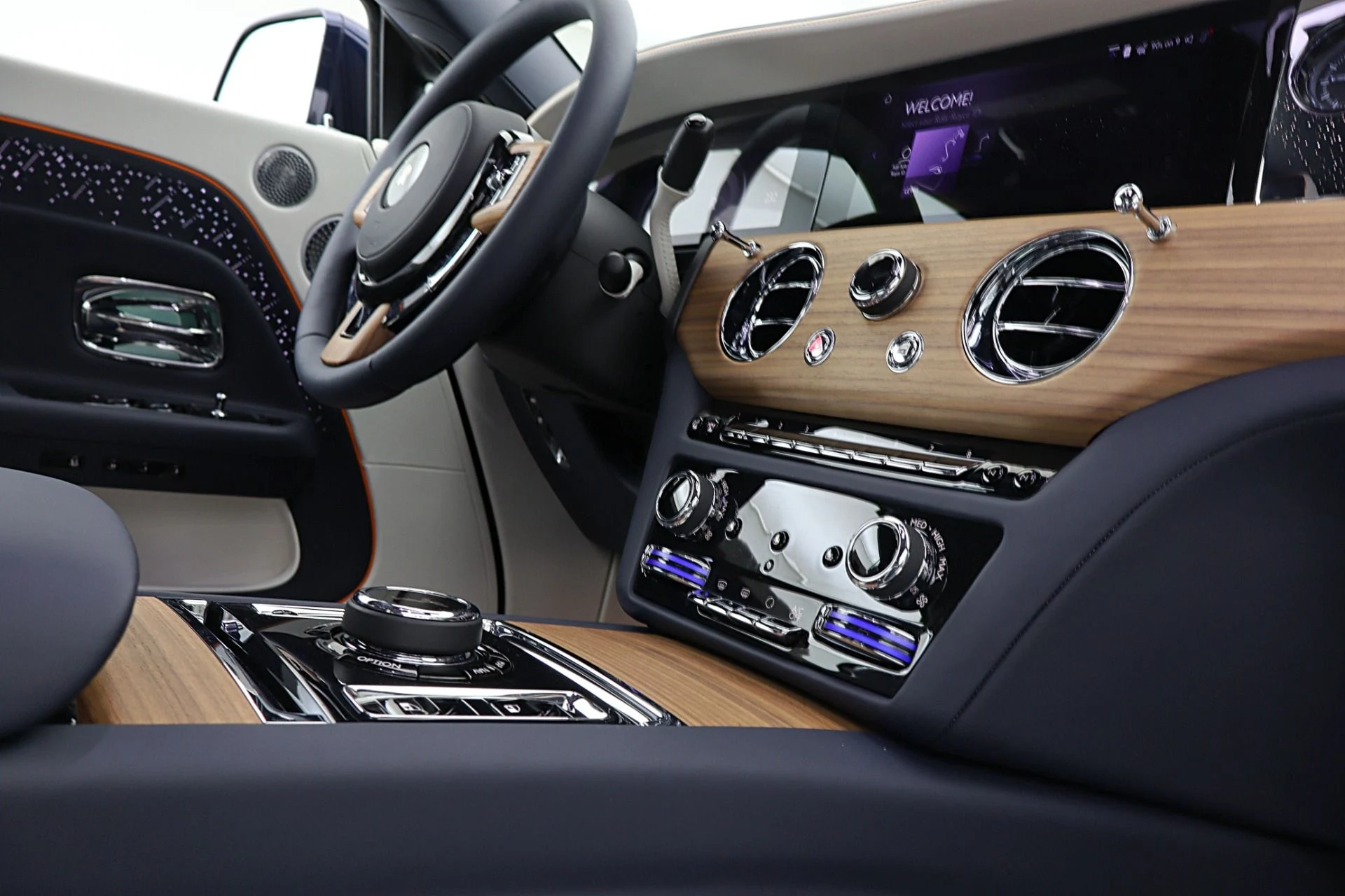 mph024_780764094_Used_2024_Rolls_Royce_Spectre_a7b07b0080