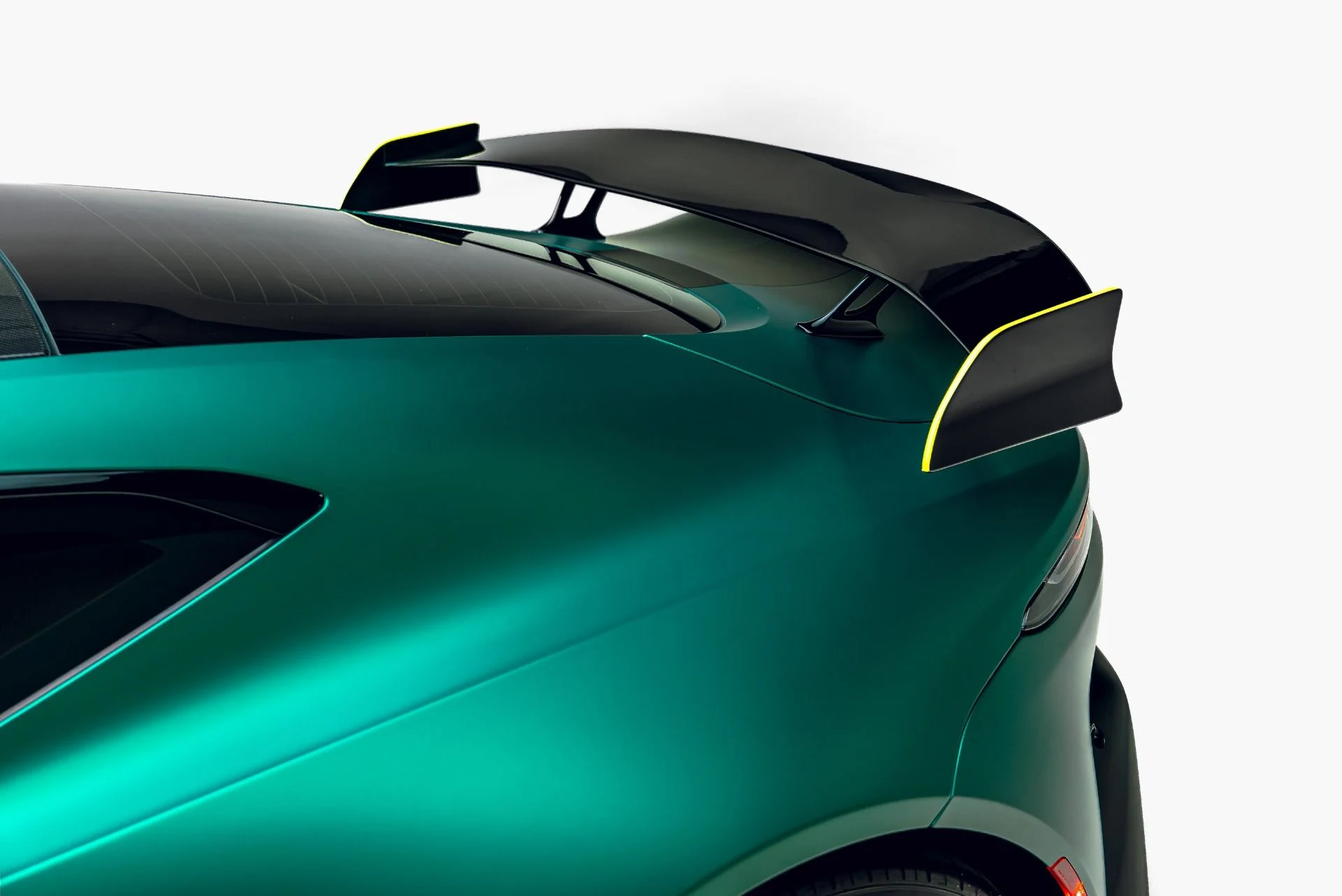mph024_785738757_Used_2023_Aston_Martin_Vantage_F1_Edition_1783661181_4f3811600c