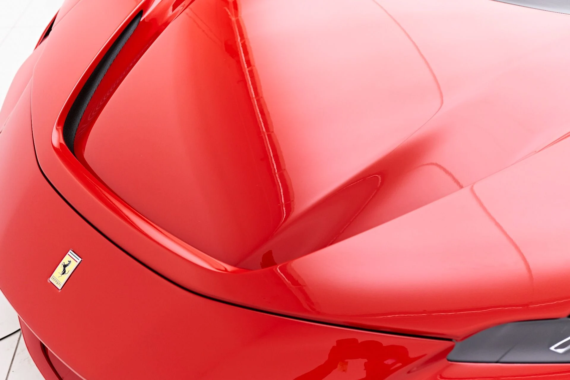 mph024_79060886_Used_2021_Ferrari_SF_90_Stradale_Base_1690065586_e311d10e9b