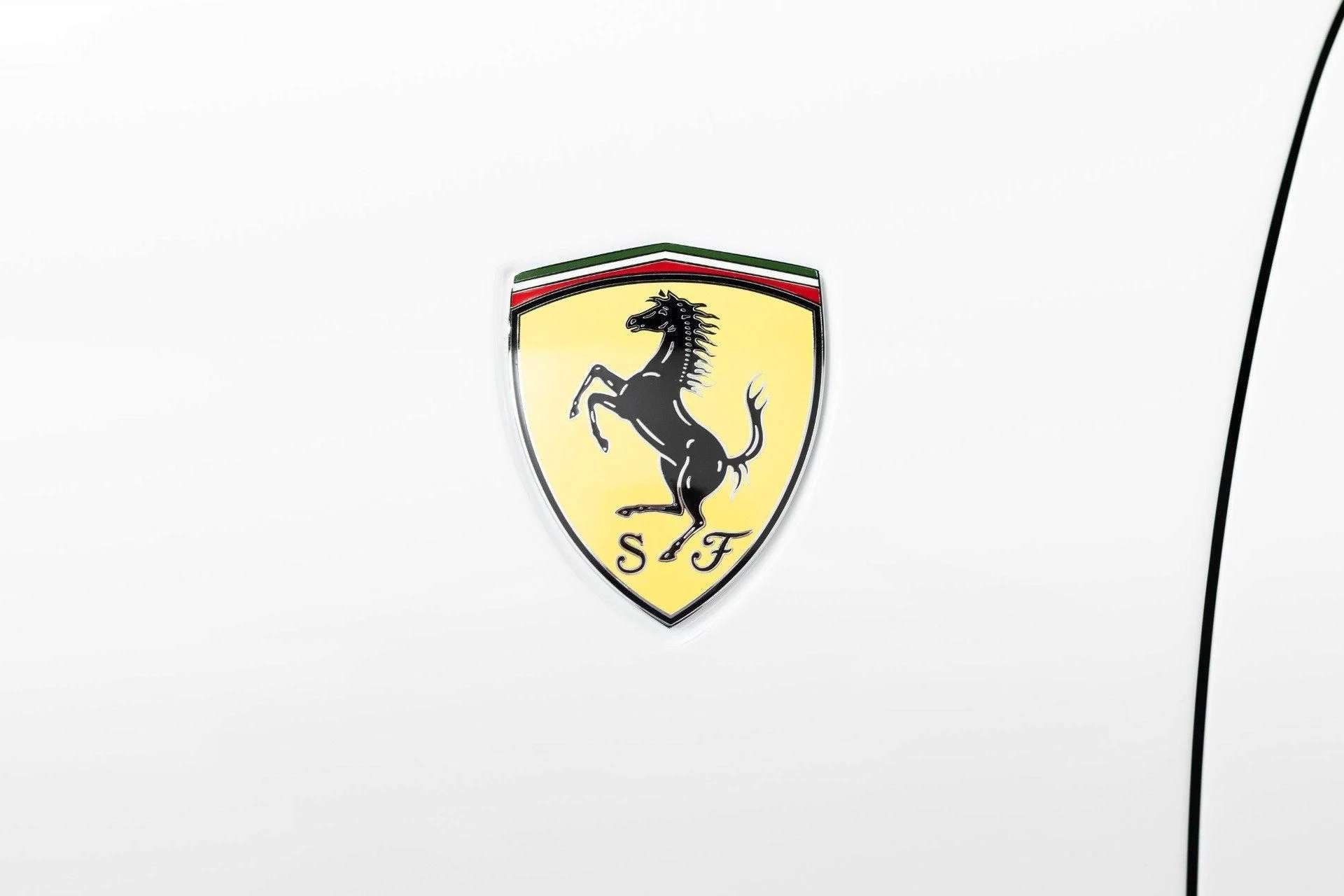 mph024_795506059_Used_2024_Ferrari_Roma_1777368613_0e0093bf07
