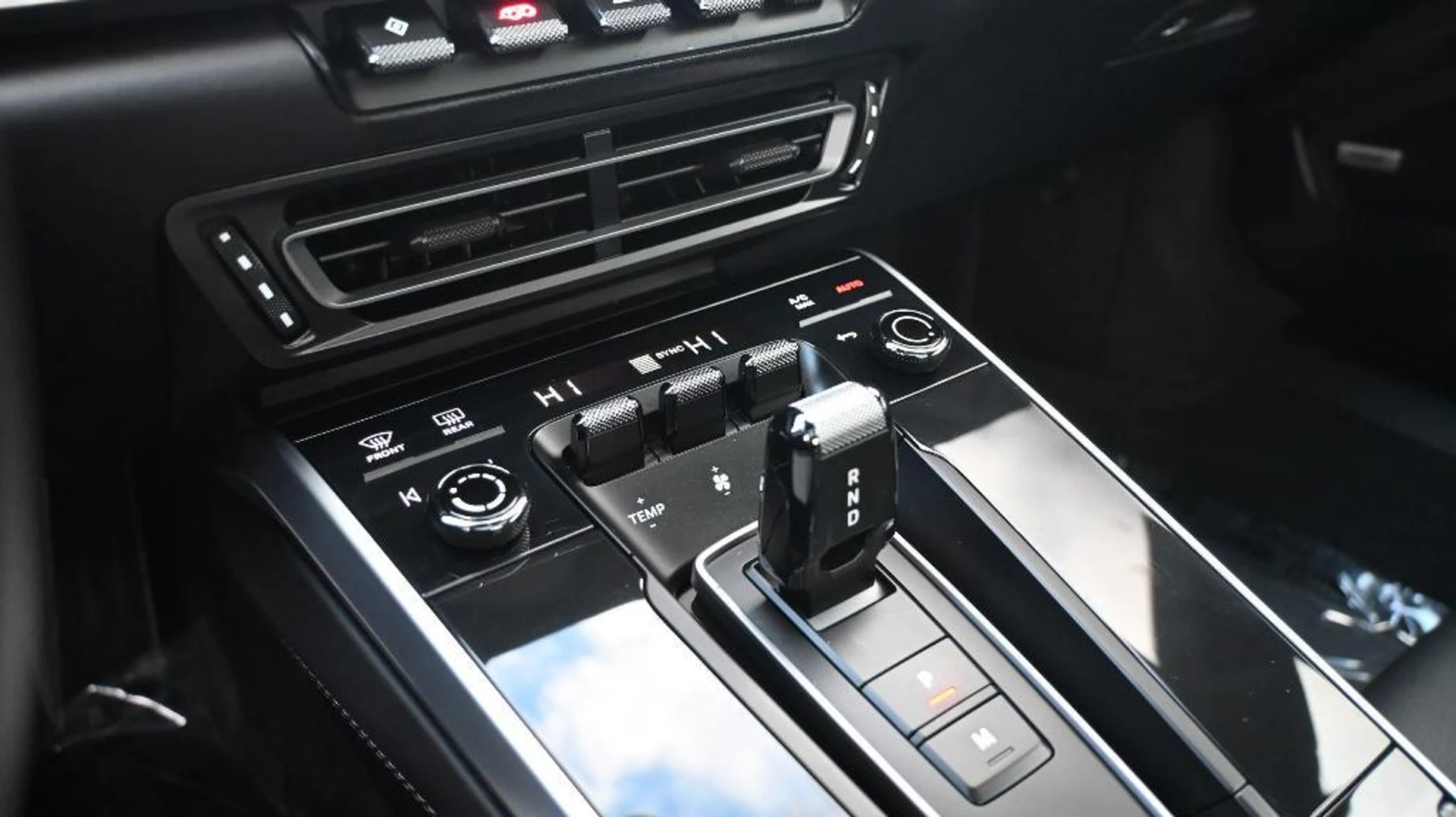 mph024_809564958_f_O_Rd_T_Cli_Yk8il_JP_3_LP_Uq_S0_Uuh_FA_c4451b467f