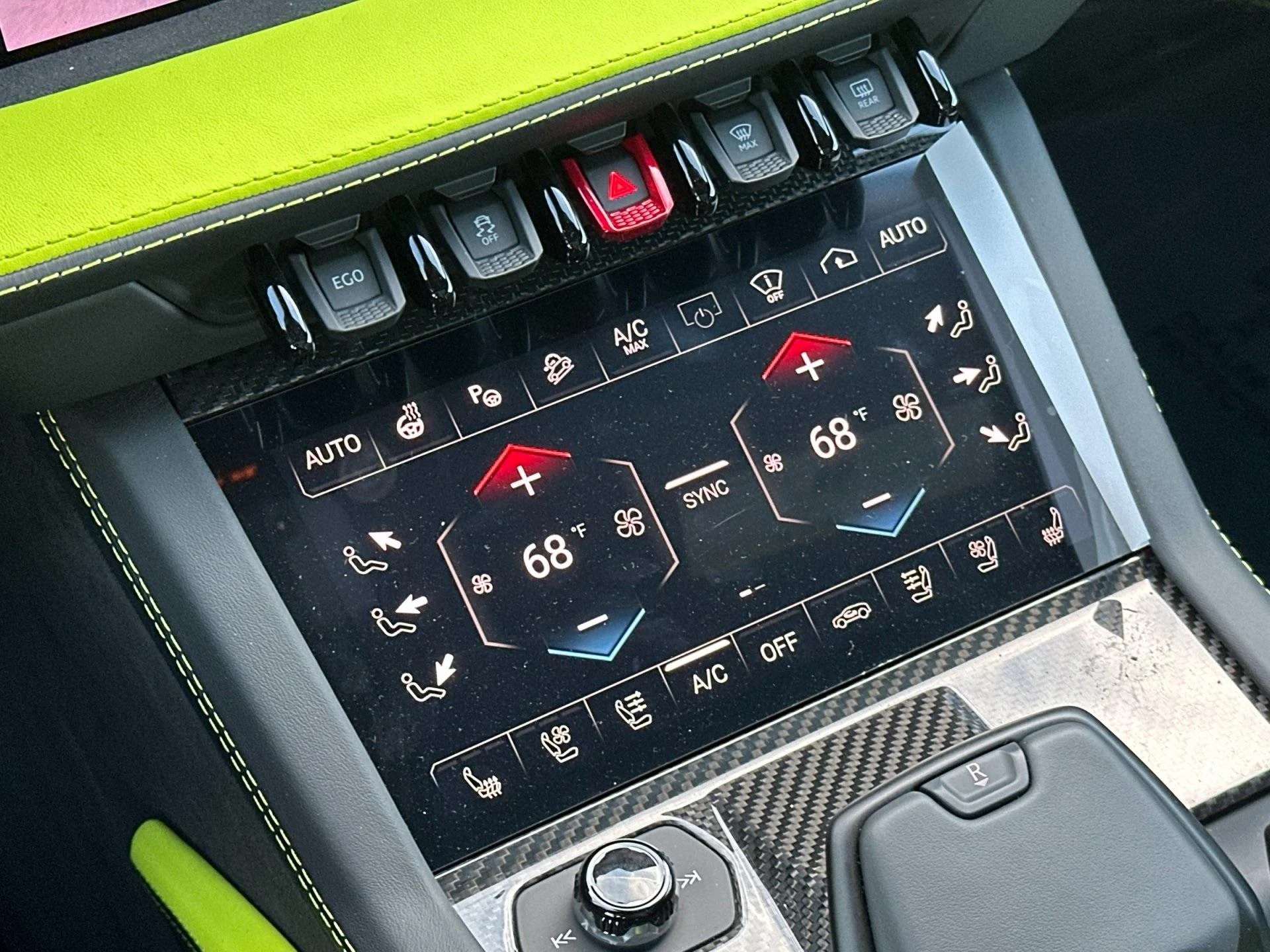 mph024_811308660_New_2025_Lamborghini_Urus_SE_1762355307_e8b57008f7