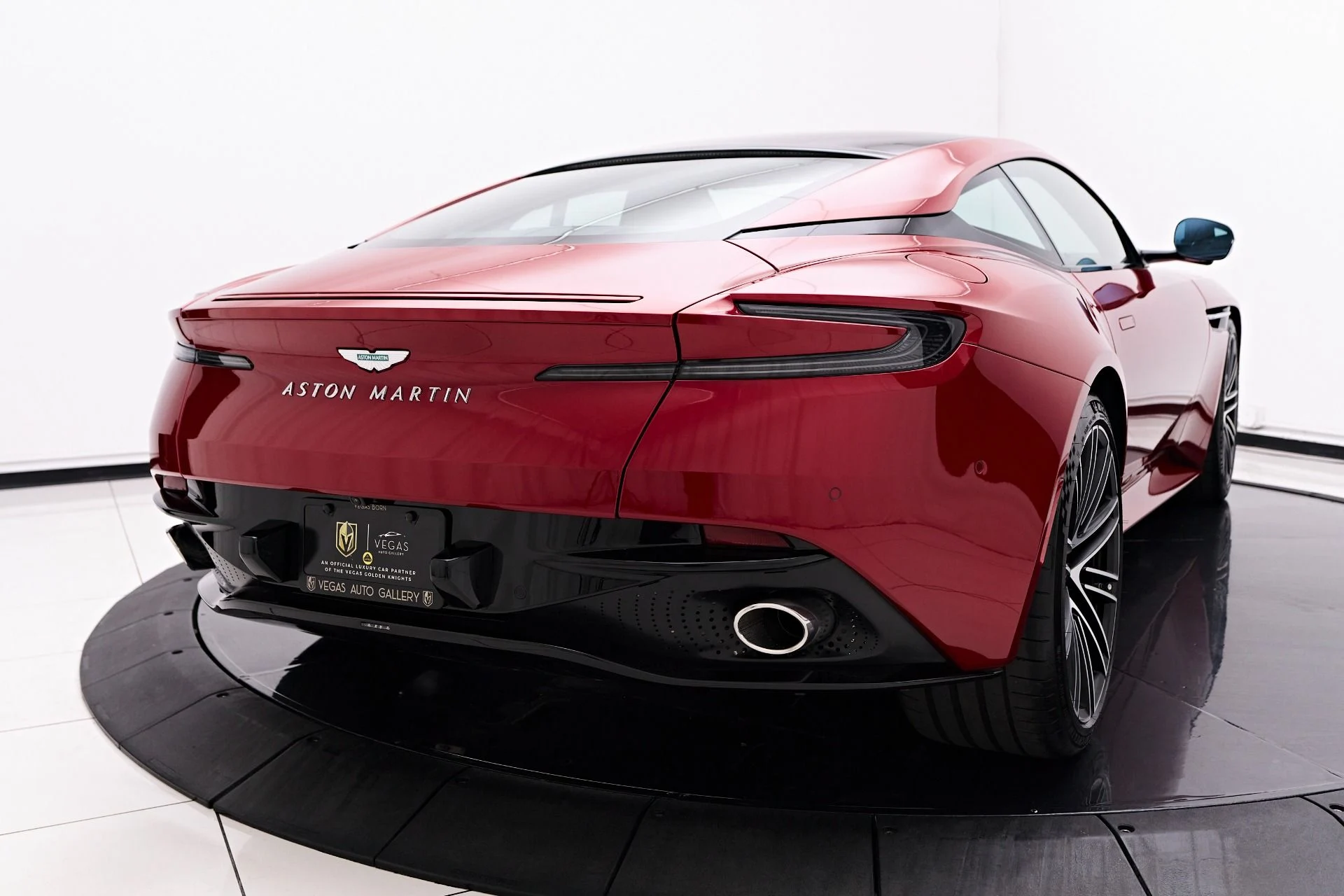 mph024_815512221_Used_2024_Aston_Martin_DB_12_1756329442_bcfc3da532
