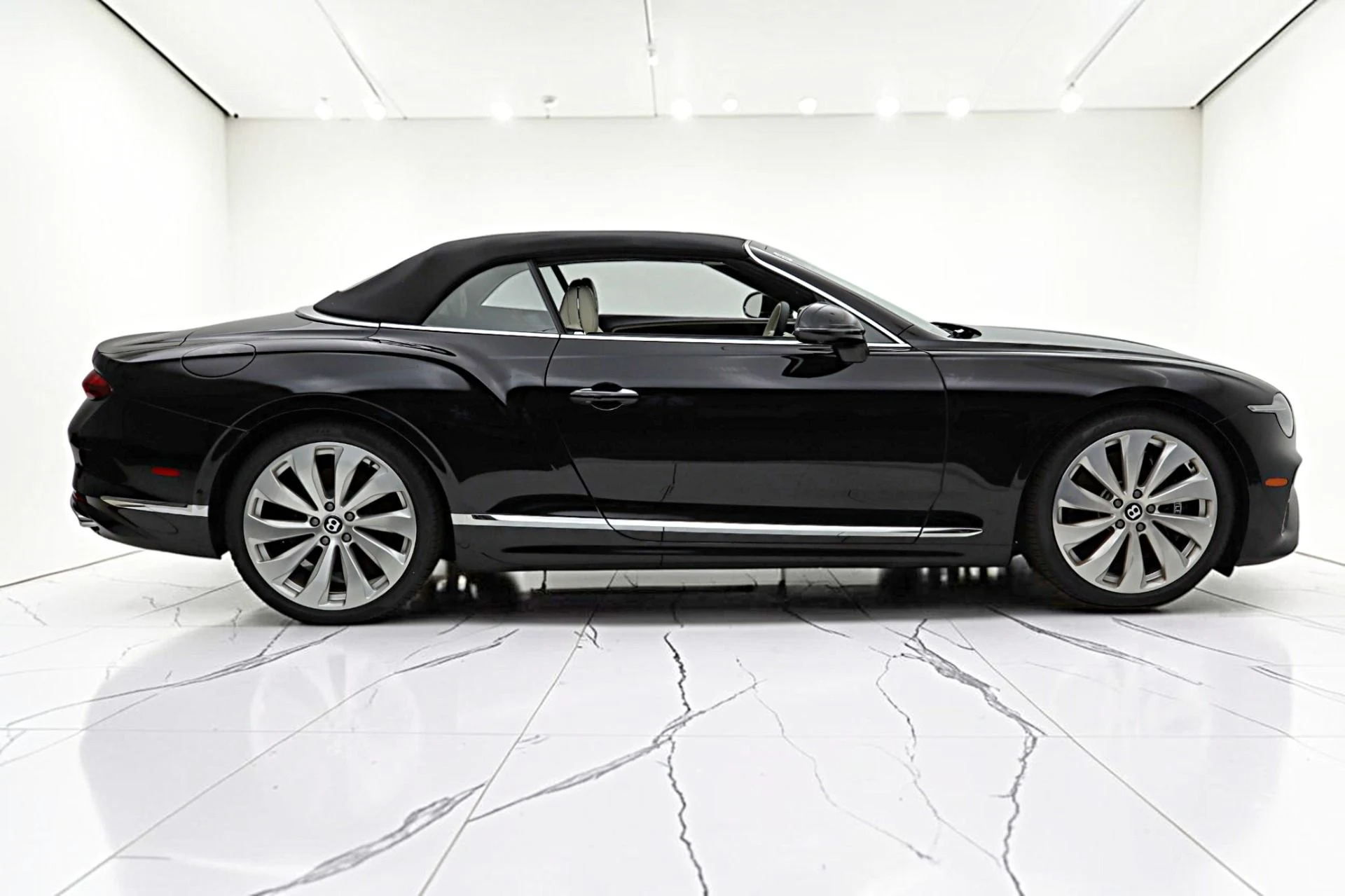 mph024_823340230_New_2026_Bentley_Continental_GTC_85179dc1b8