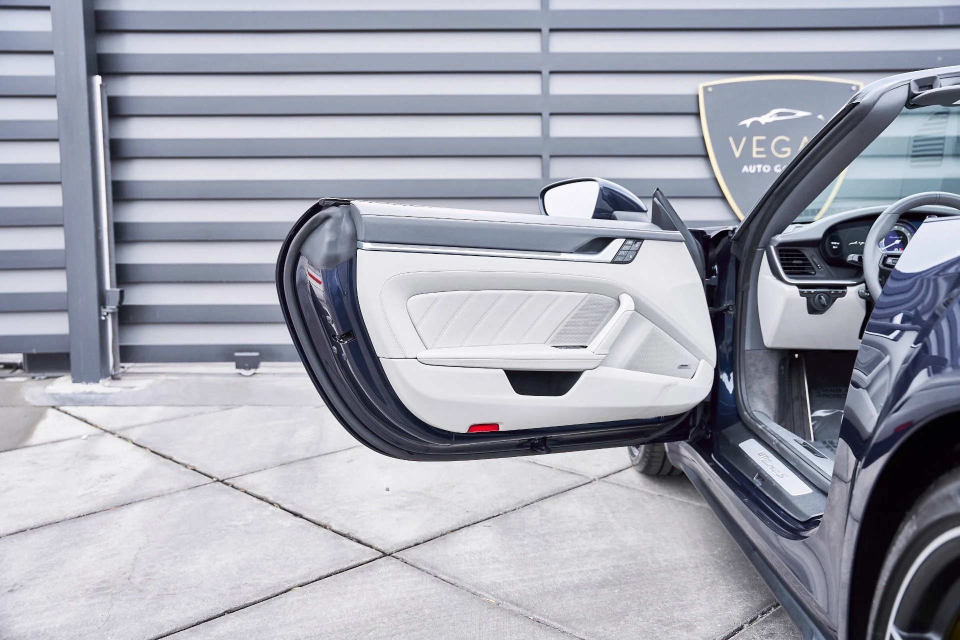 mph024_826256988_Used_2021_Porsche_911_Turbo_S_1767217428_c4c2f83cb4