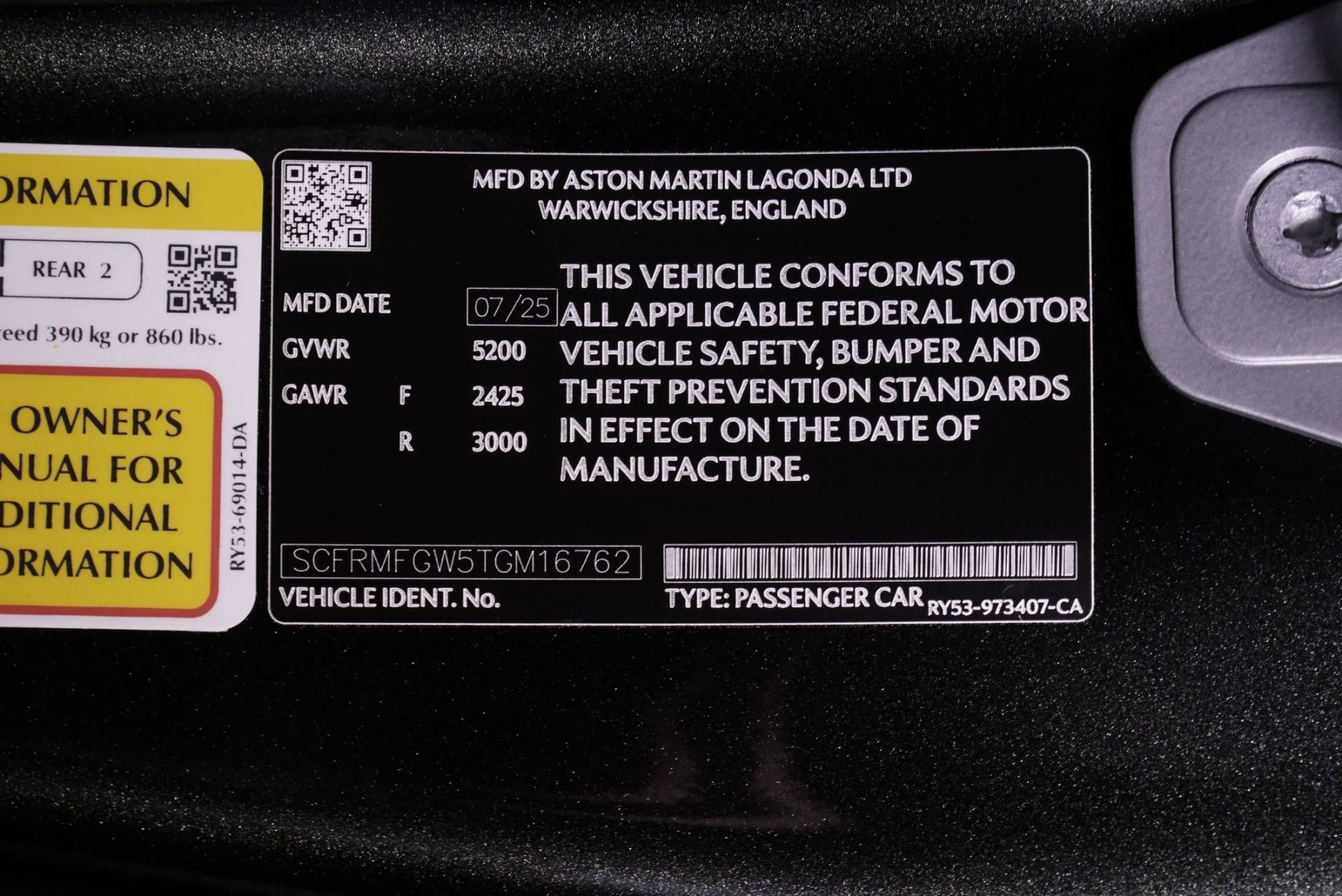 mph024_829956432_New_2026_Aston_Martin_DB_12_Volante_Volante_1762323175_e812490150