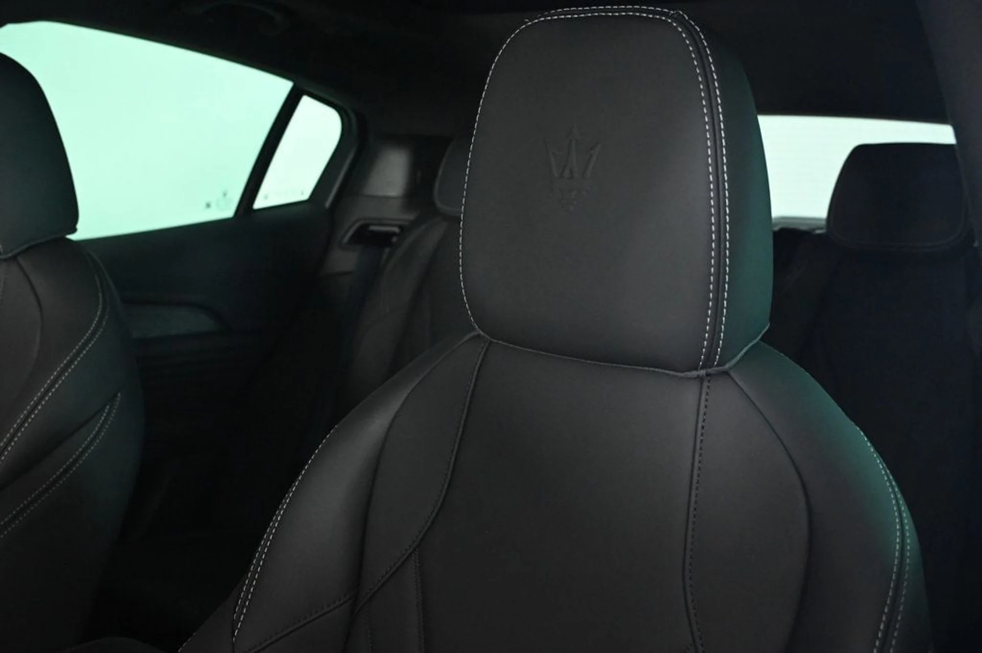 mph024_838692372_new_2025_maserati_grecale_awd_11350_22893704_24_1024_57333824e9