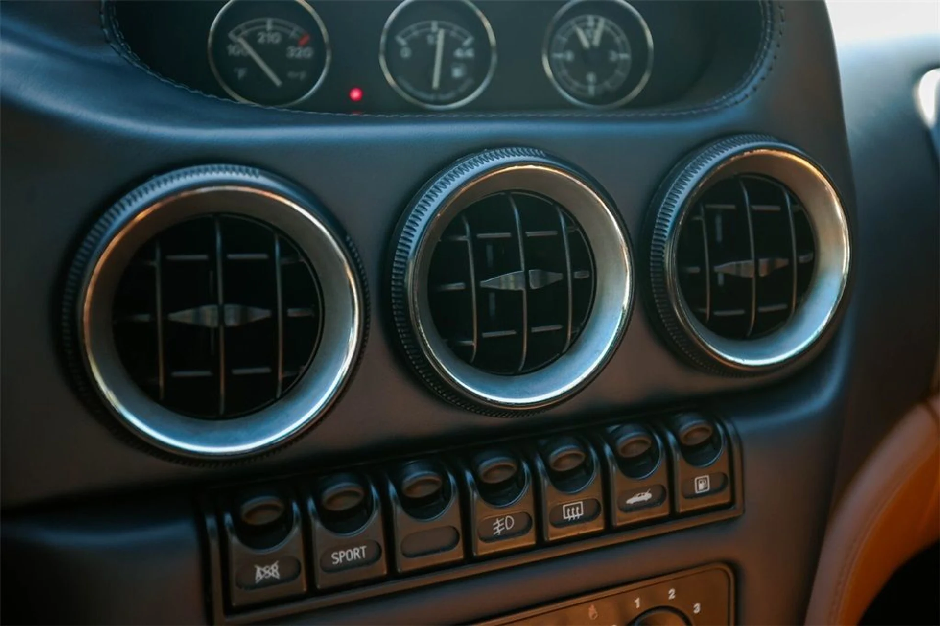 mph024_843995804_57a40df663625b92b396eff07481dda1_50281070c4