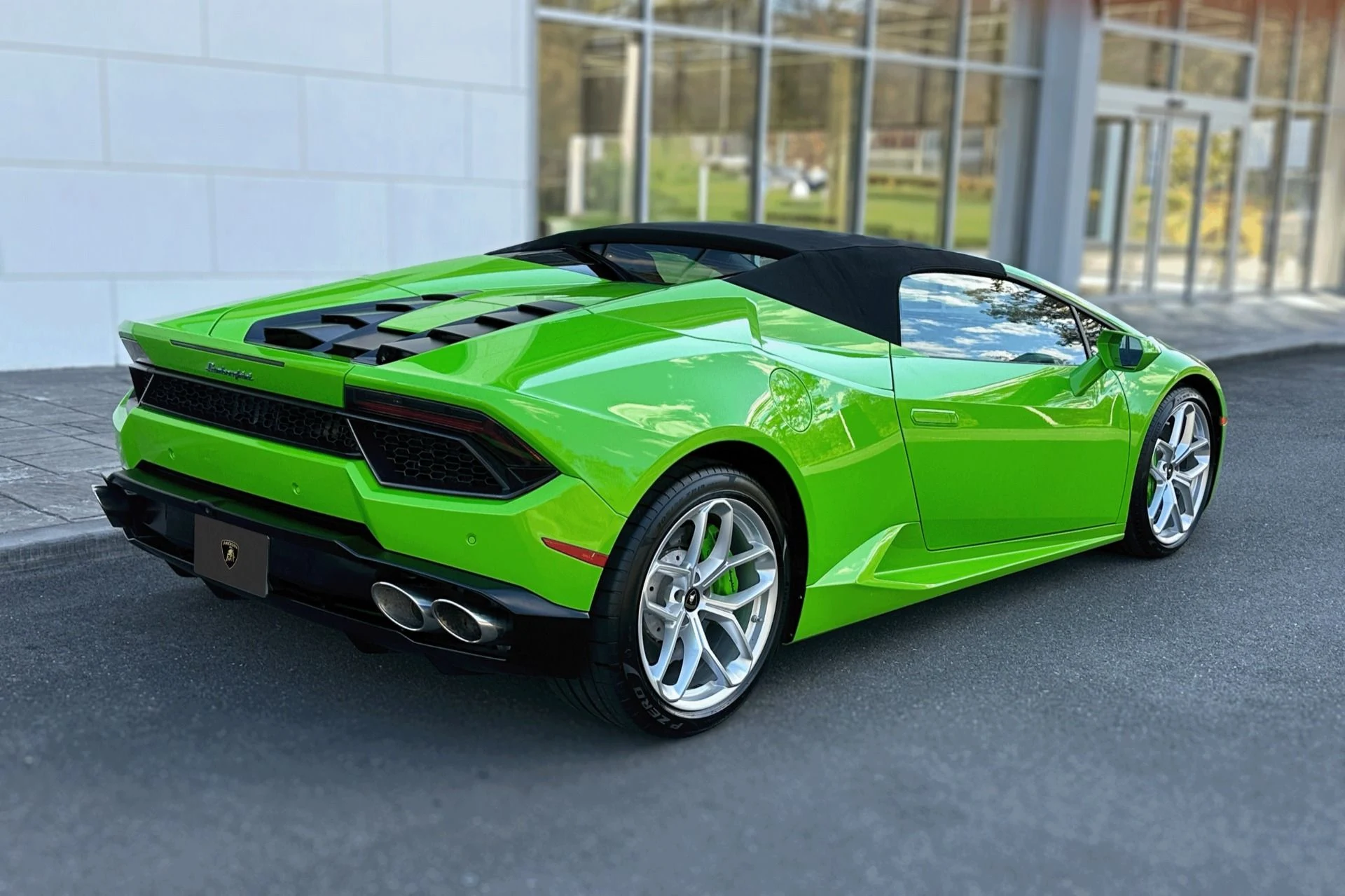 mph024_844613821_Used_2017_Lamborghini_Huracan_RWD_Spyder_1761220667_2bf4d5dcf2