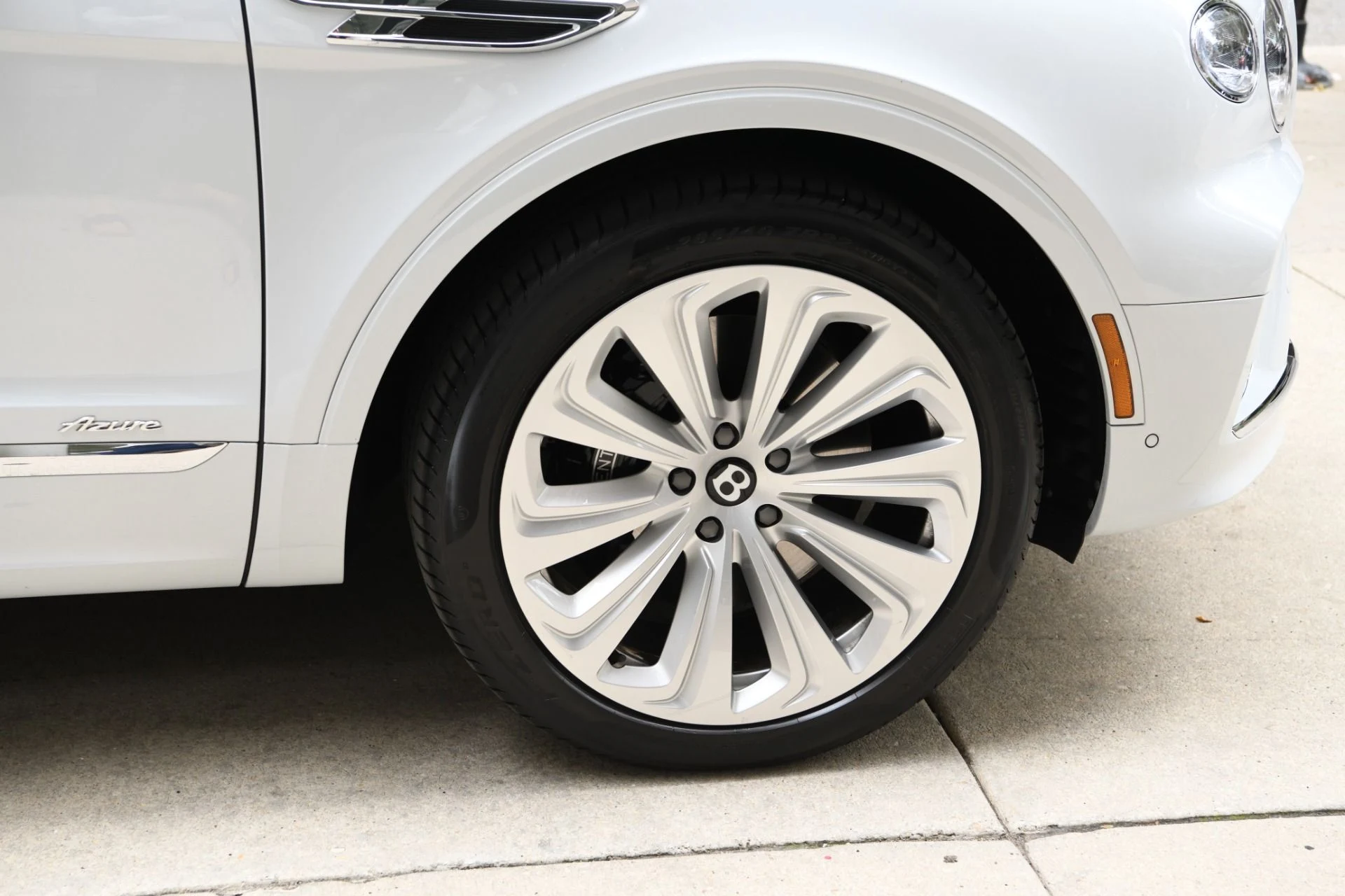 mph024_849447489_Used_2024_Bentley_Bentayga_Azure_V8_1756931601_8b406607f7