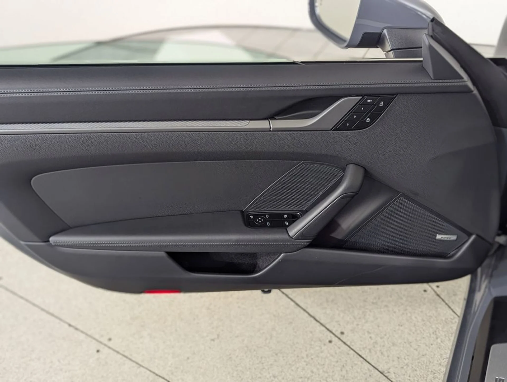 mph024_849692130_f106f1a06b7cc7991a2c37a05337e34cx_c4f872d795