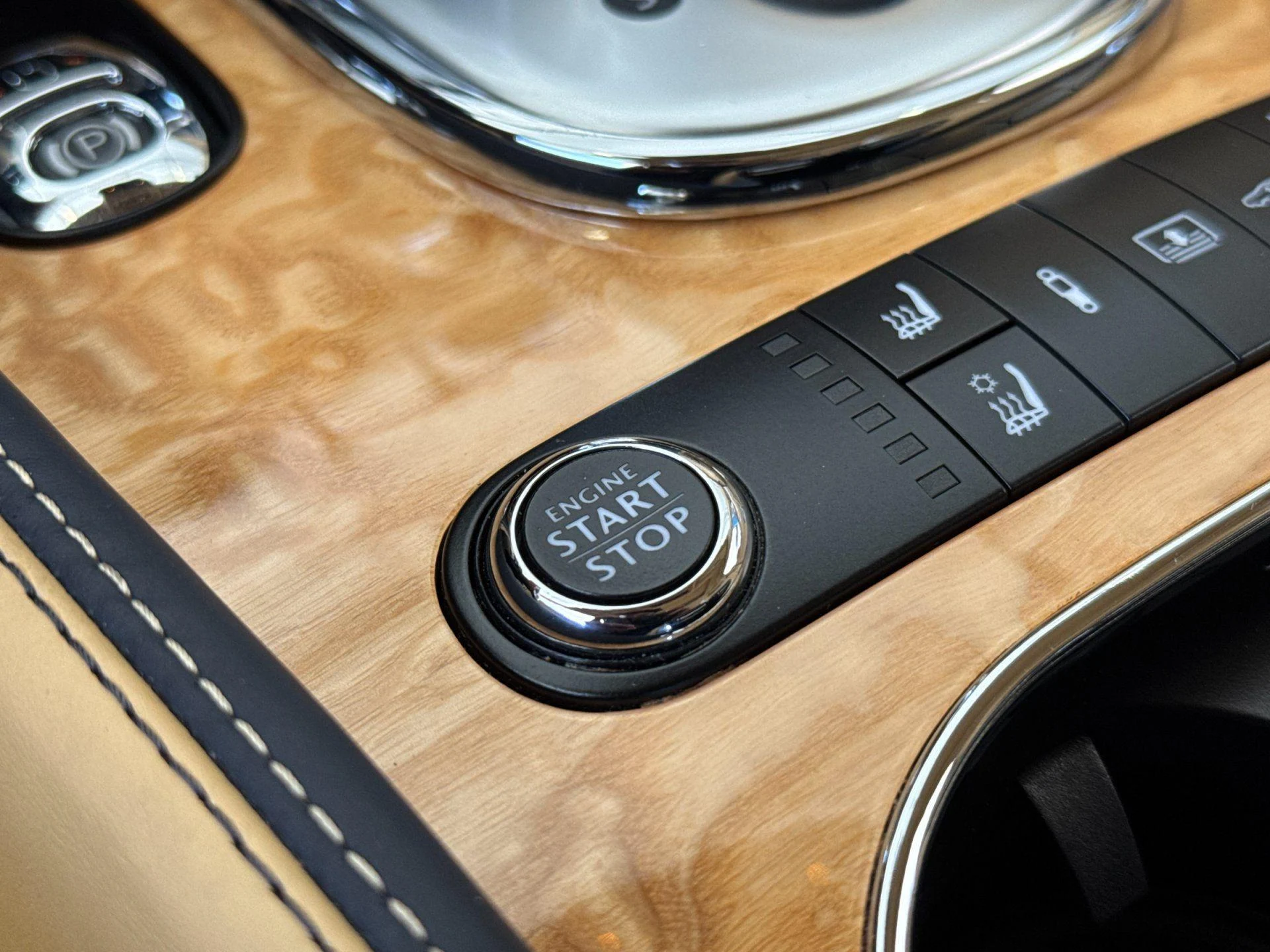 mph024_855685025_Used_2014_Bentley_Flying_Spur_1786111347_f2112cb237