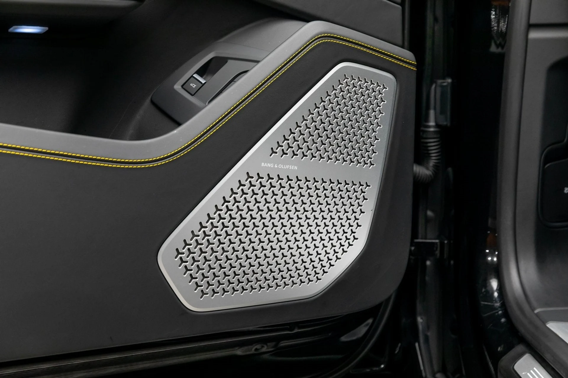 mph024_856607956_25_ff924cdd2e