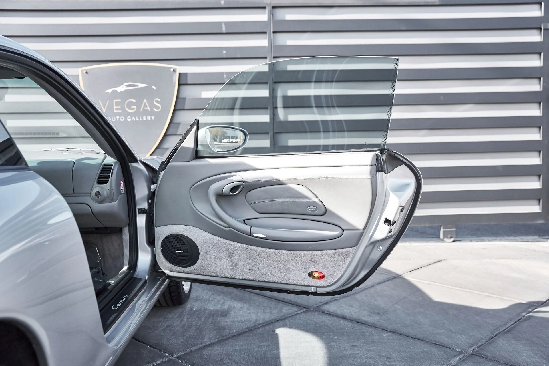 mph024_860444058_Used_2002_Porsche_911_Carrera_1766458429_d38e71facd